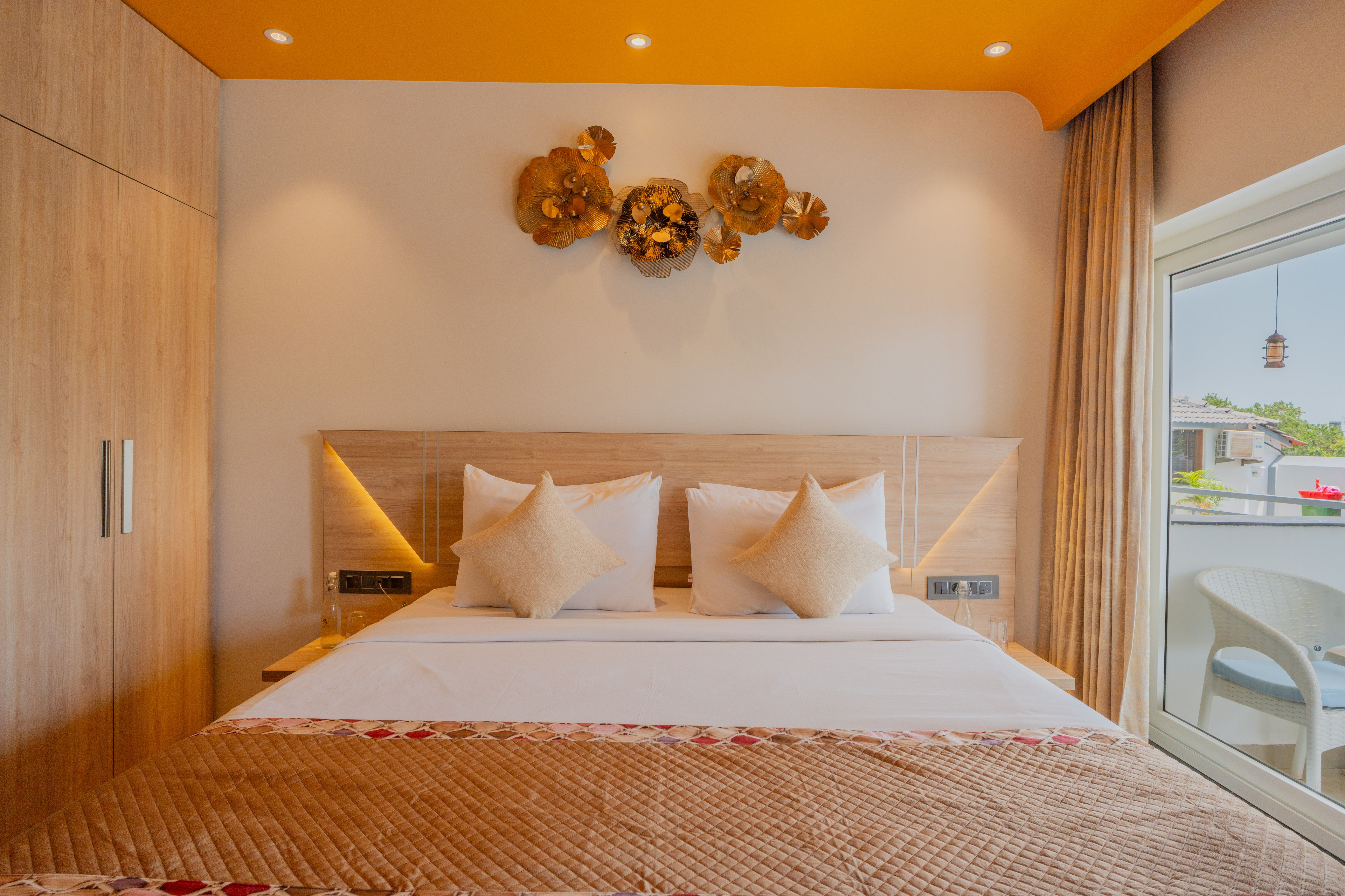 Gracias Aquora | 1-Room Retreat With Private Balcony, Shared Pool, & Restros, Close to Ashvem Beach — photo 25