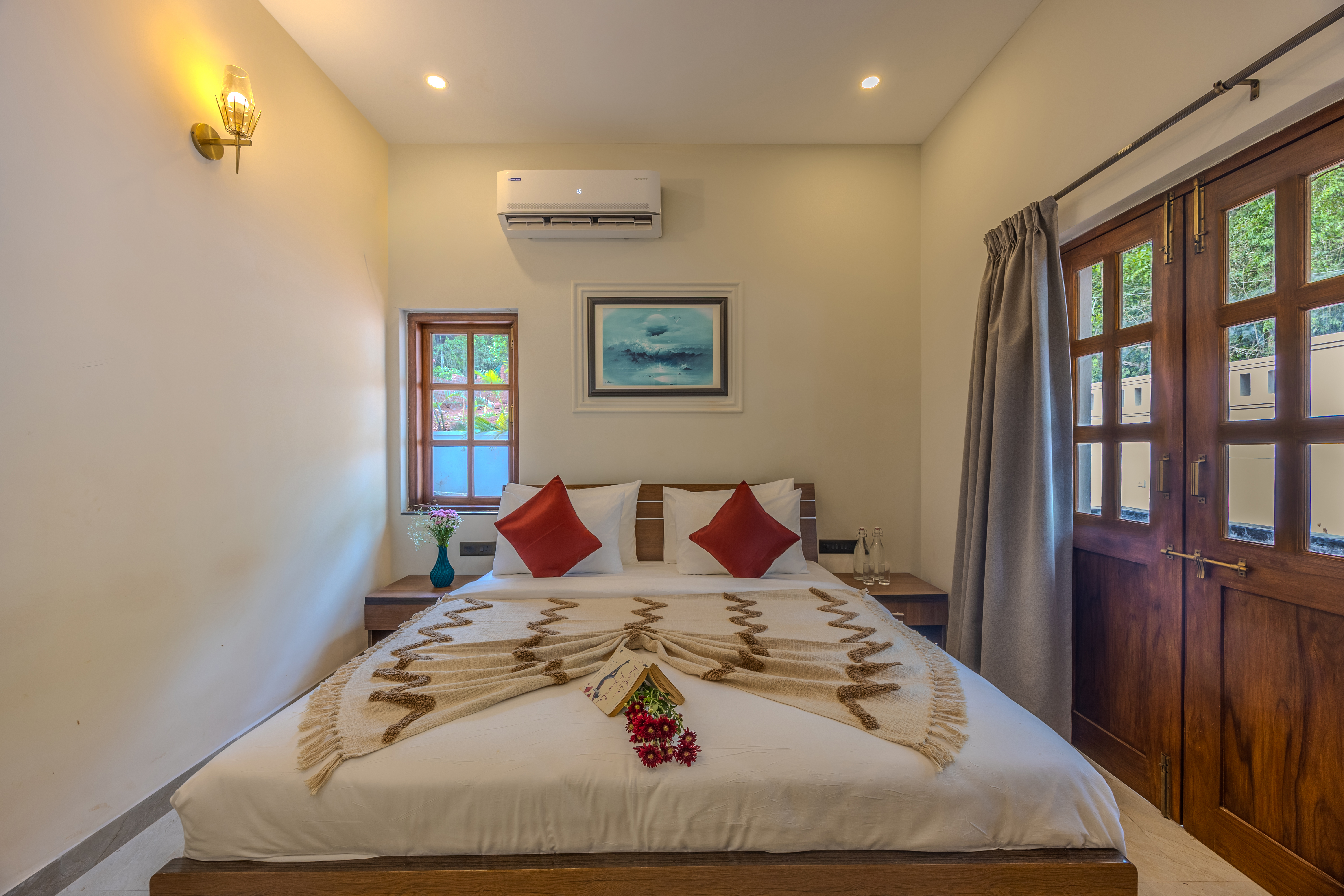 Casa Vilson | 3-BHK Villa With Private Pool, Indoor Bar, Bathtub and Courtyard — photo 15
