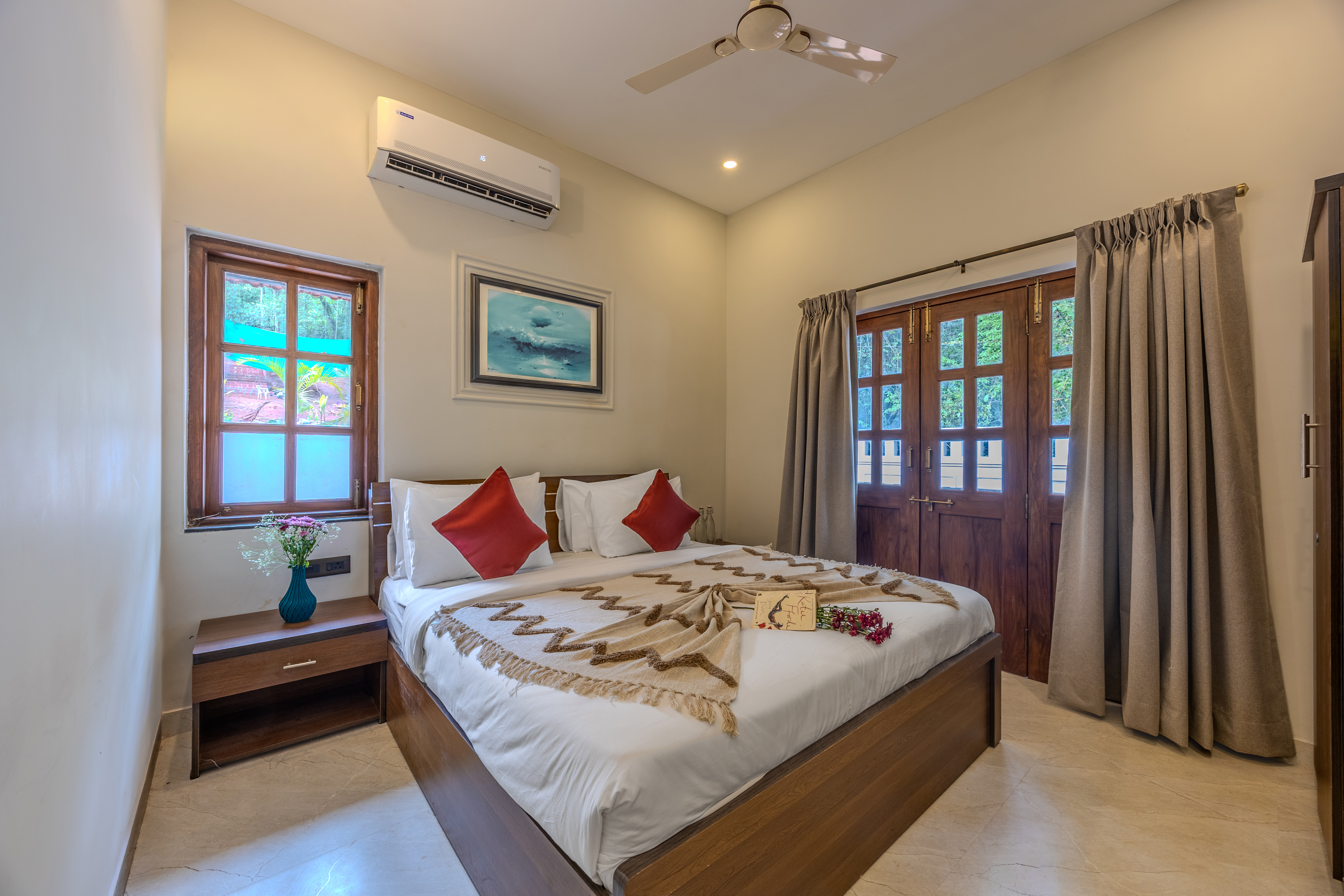 Casa Vilson | 3-BHK Villa With Private Pool, Indoor Bar, Bathtub and Courtyard — photo 16