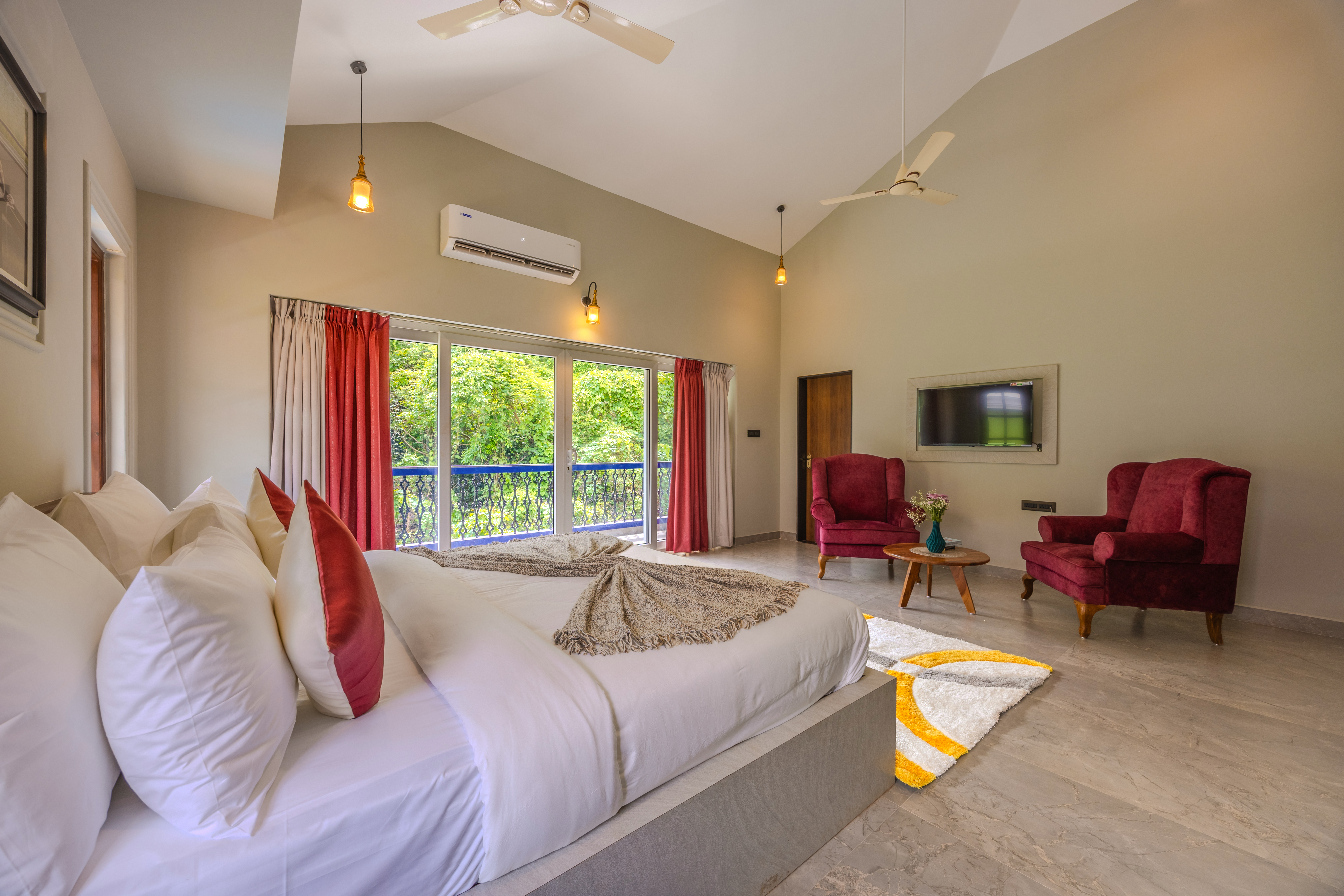Casa Vilson | 3-BHK Villa With Private Pool, Indoor Bar, Bathtub and Courtyard — photo 9