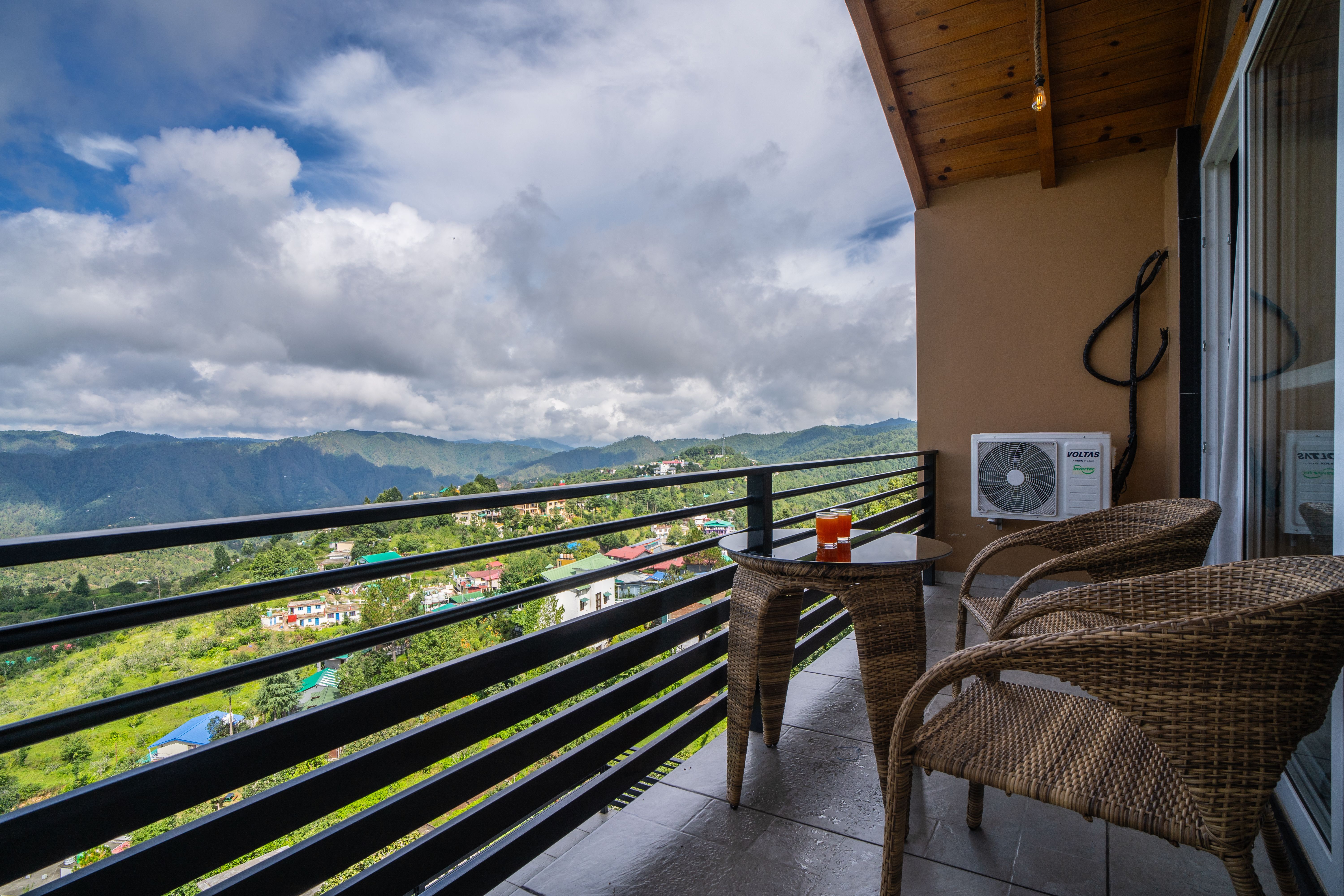 Trio’s Top | 1 Pet-friendly Room with Valley views, Garden & Balcony — photo 16