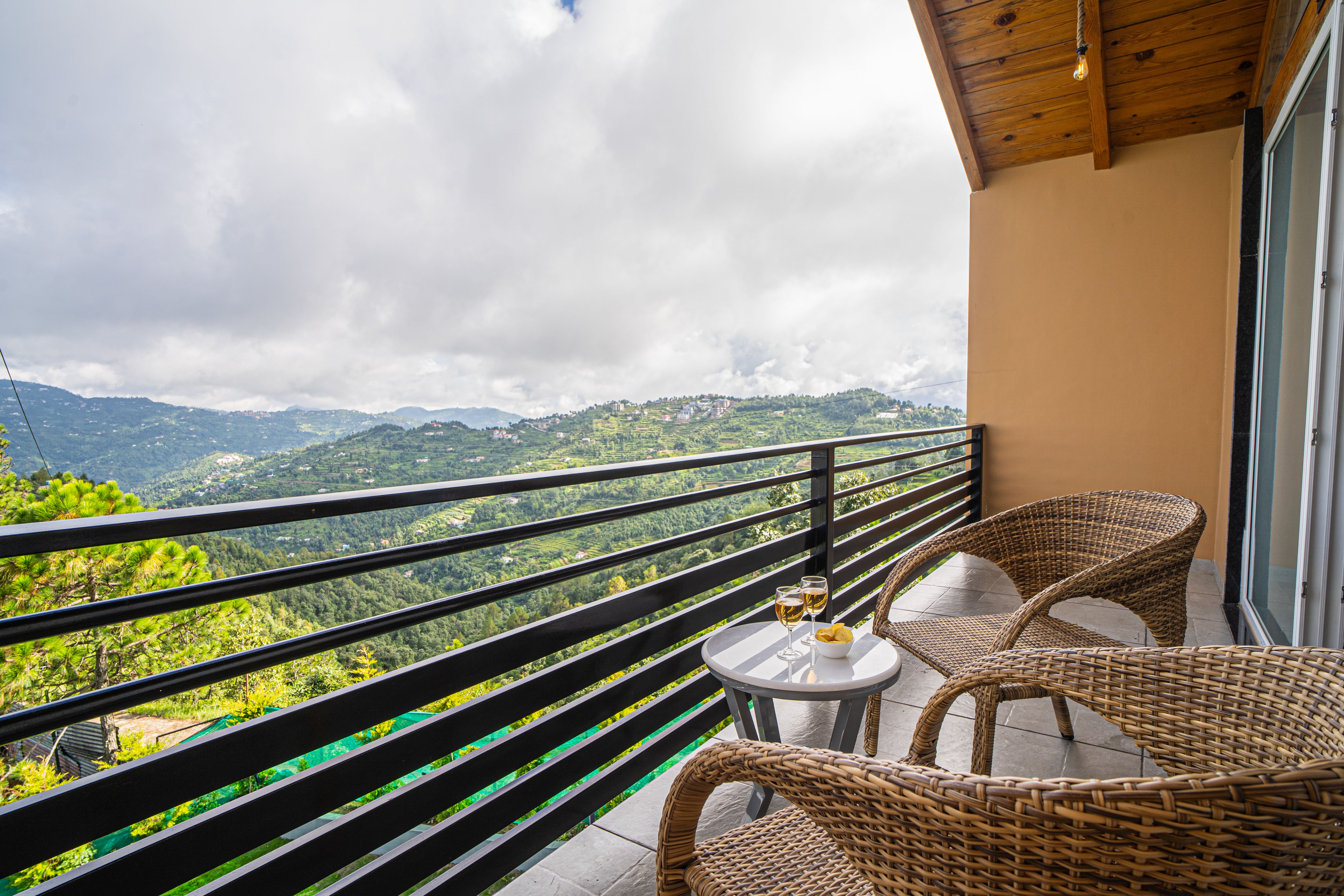Trio’s Top | 1 Pet-friendly Room with Valley views, Garden & Balcony — photo 13