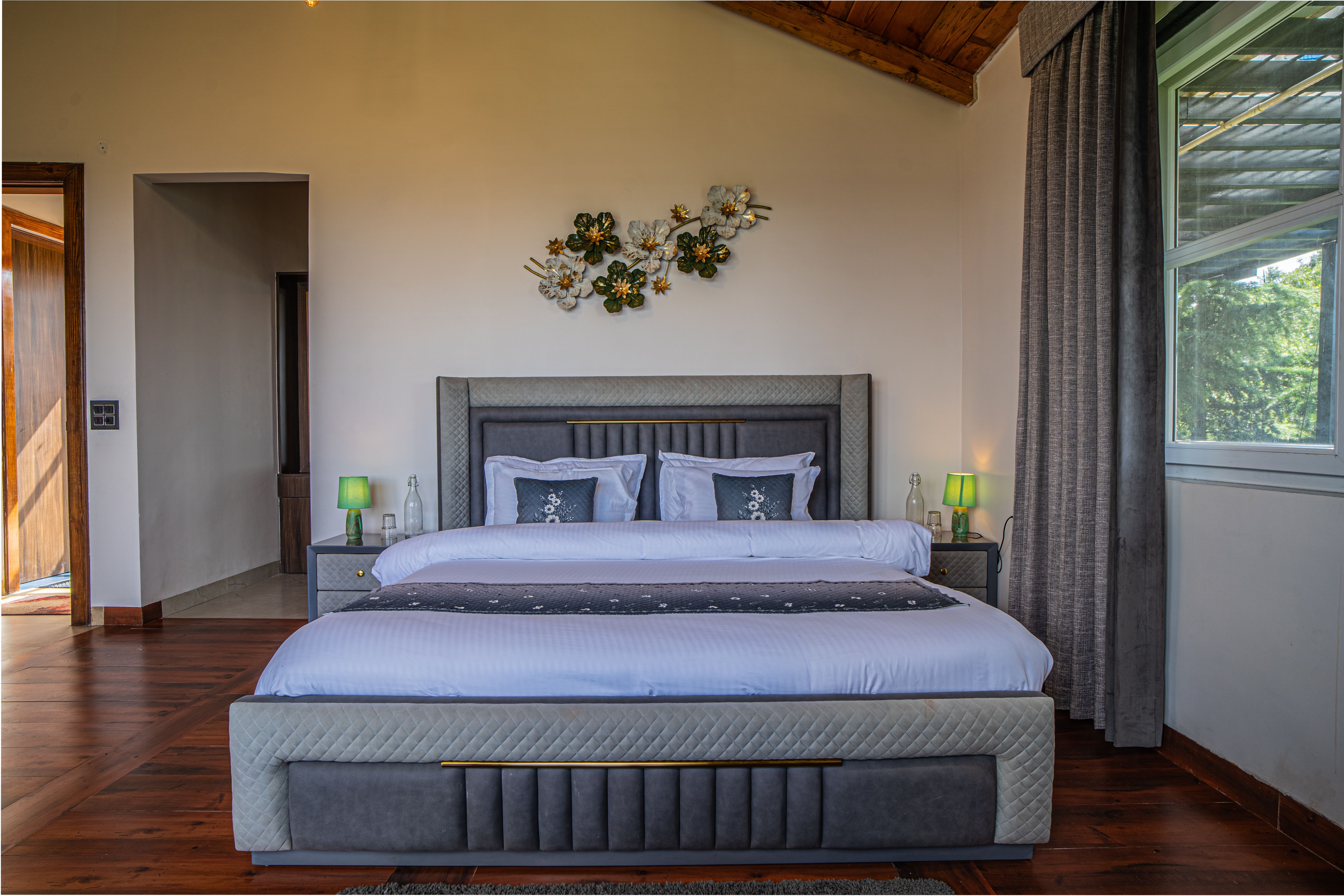 Trio’s Top | 1 Pet-friendly Room with Valley views, Garden & Balcony — photo 14