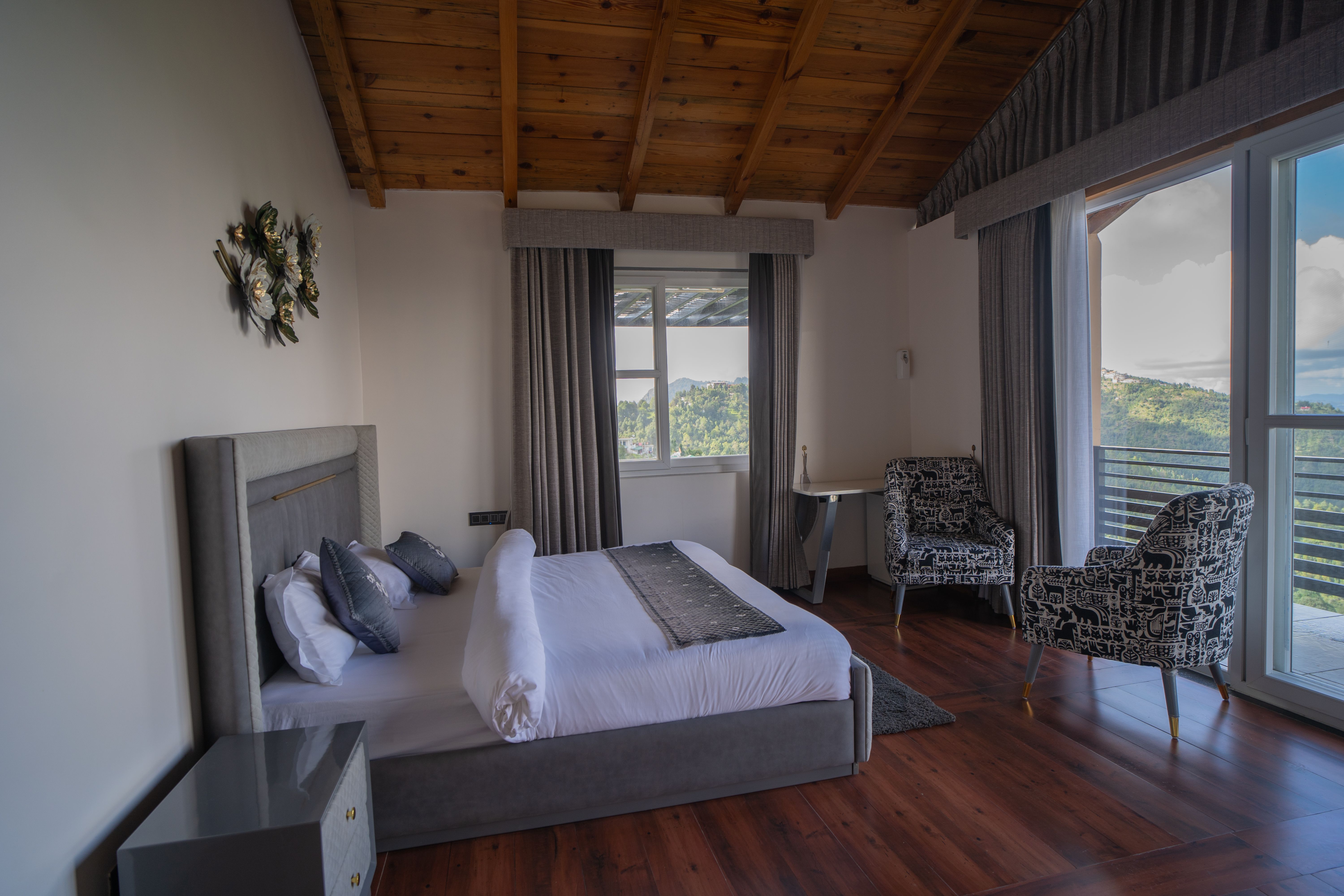 Trio’s Top | 1 Pet-friendly Room with Valley views, Garden & Balcony — photo 15