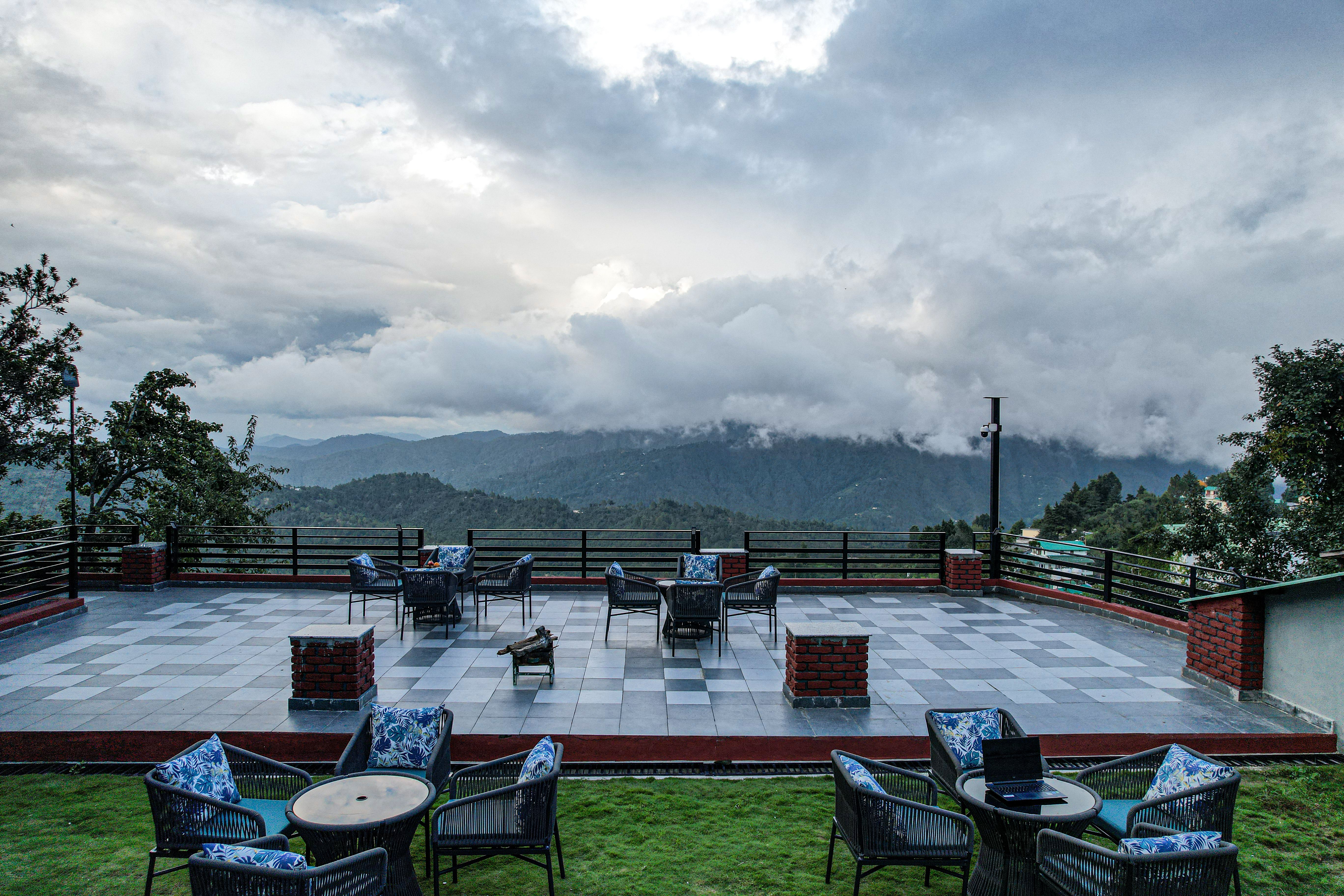 Trio’s Top | 1 Pet-friendly Room with Valley views, Garden & Balcony — photo 2