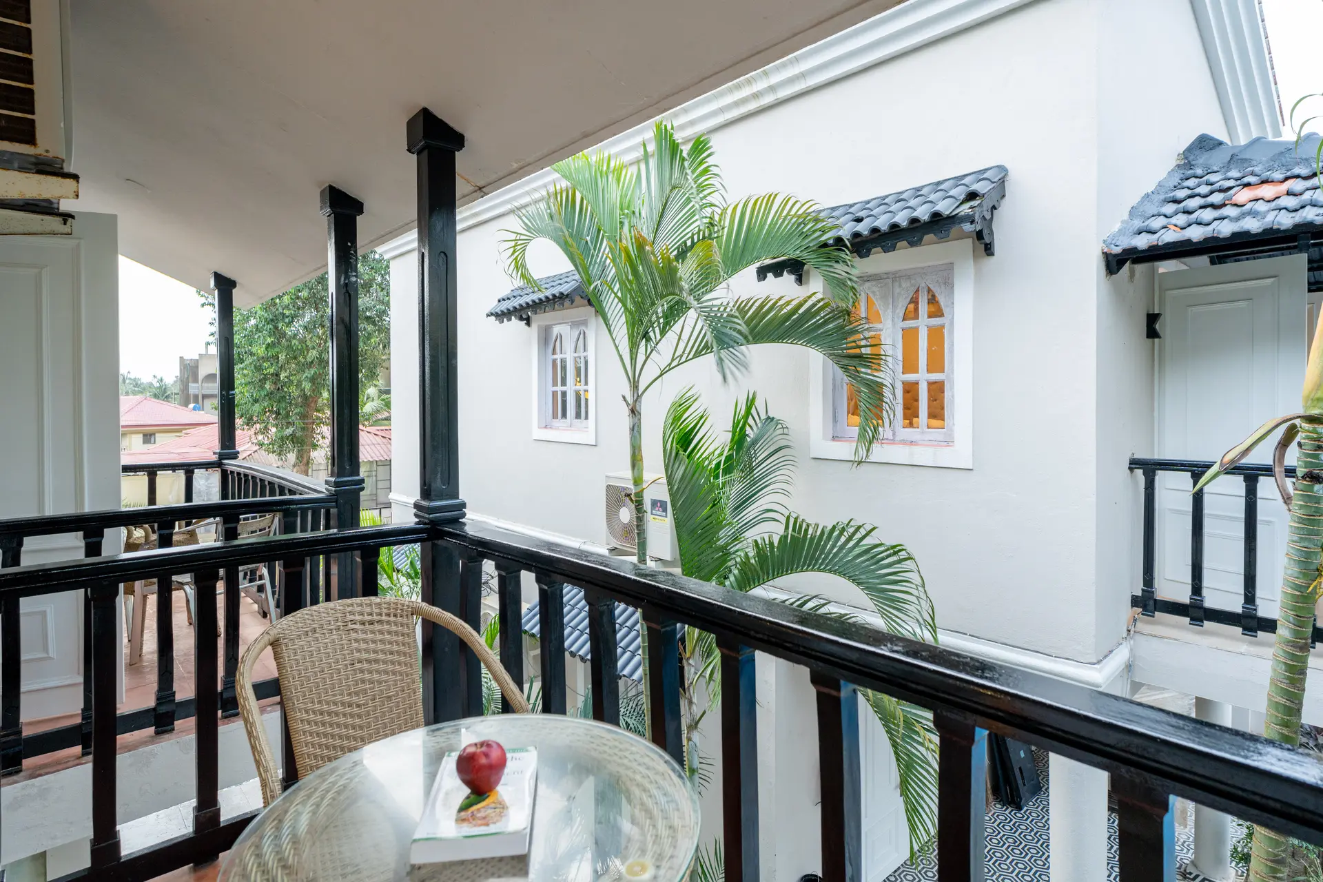 Emperor Ozran | Premium Rooms With Private Balconies, Restaurant & Bar — photo 15