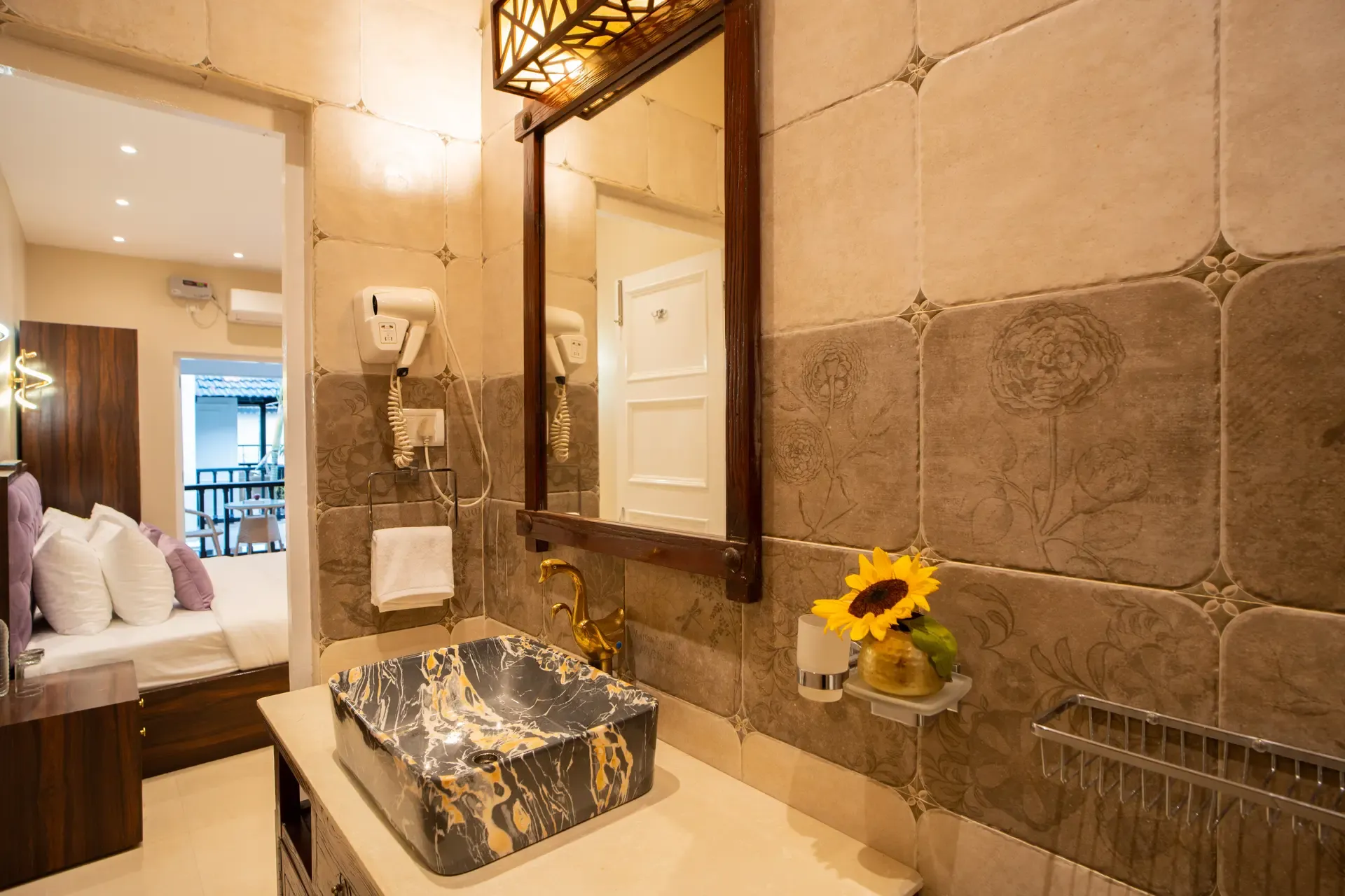 Emperor Ozran | Premium Rooms With Private Balconies, Restaurant & Bar — photo 22