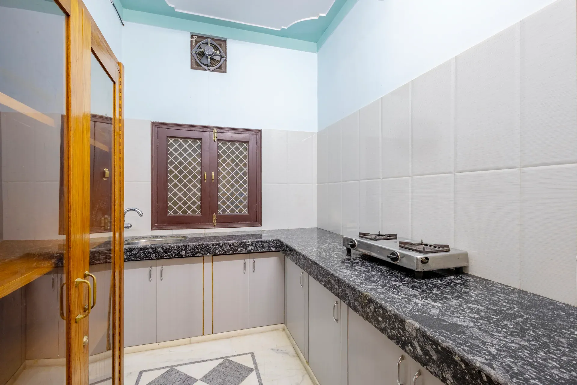 Abhimanyu Mansion Topaz | 2-BHK Haveli | Garden + Sit-Out Area | Central Location — photo 21