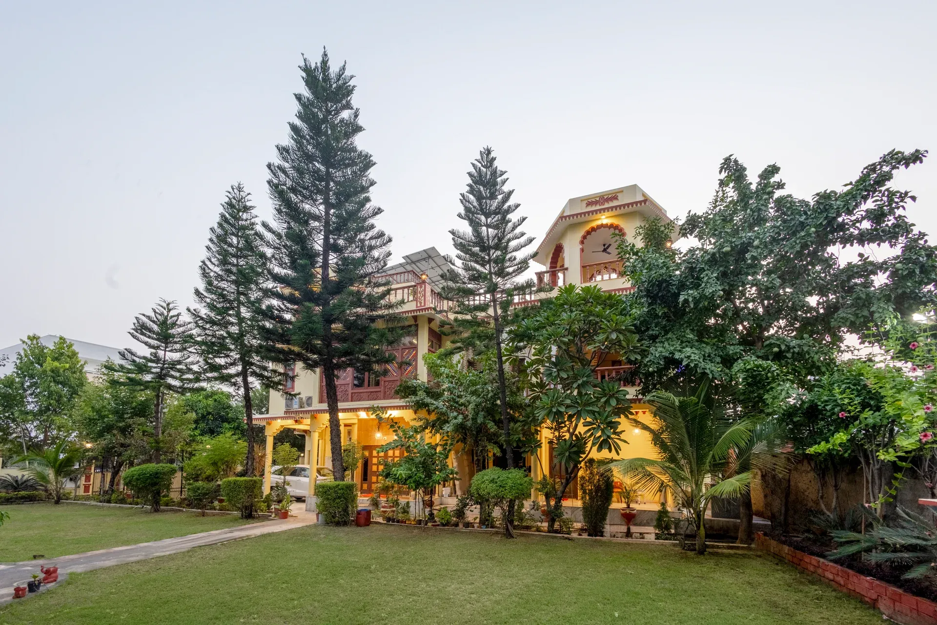 Abhimanyu Mansion Topaz | 2-BHK Haveli | Garden + Sit-Out Area | Central Location — photo 6