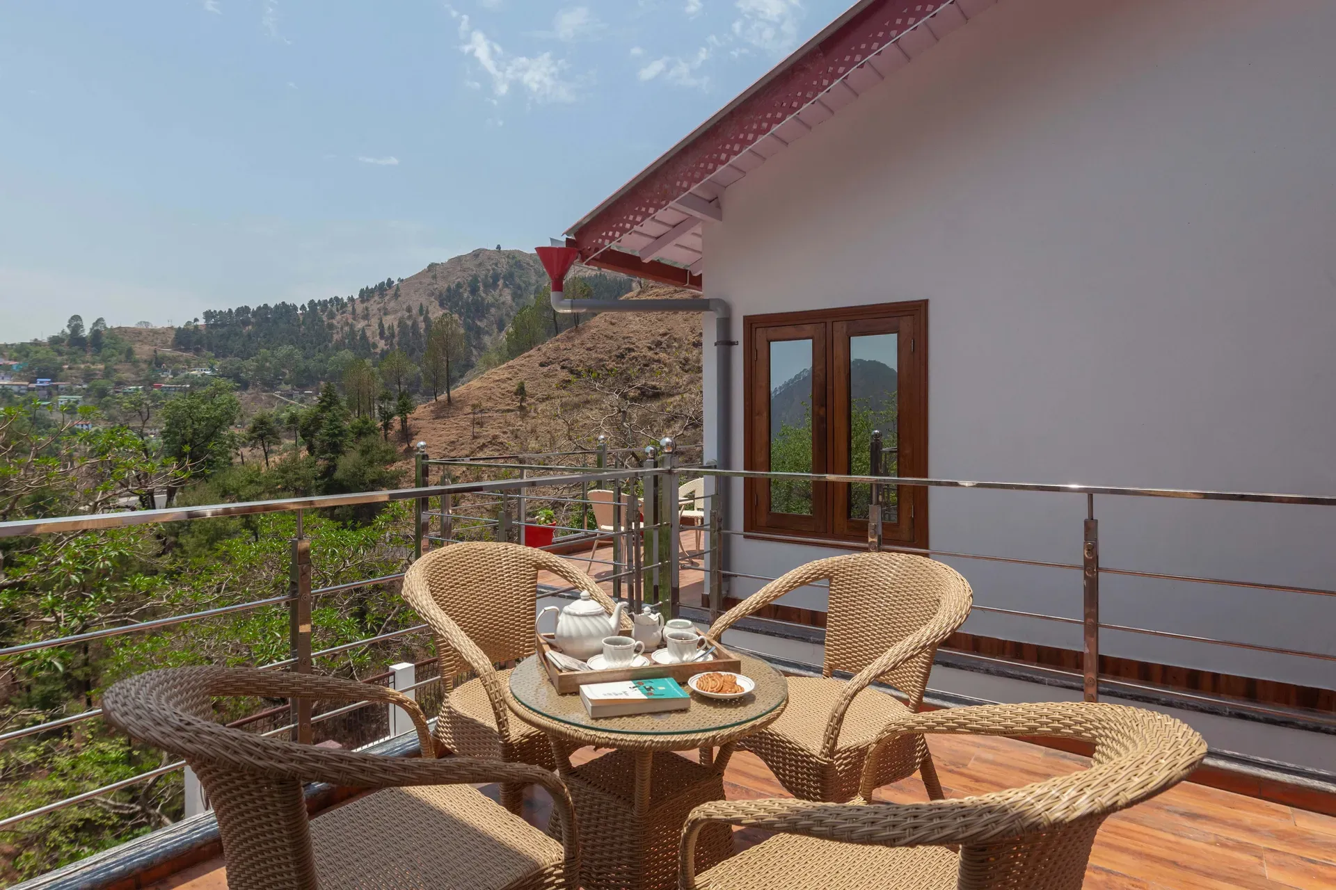 Amara Dusk | 4-BHK | Hill Views | Pet friendly | Proximity to Kainchi Dham — photo 2