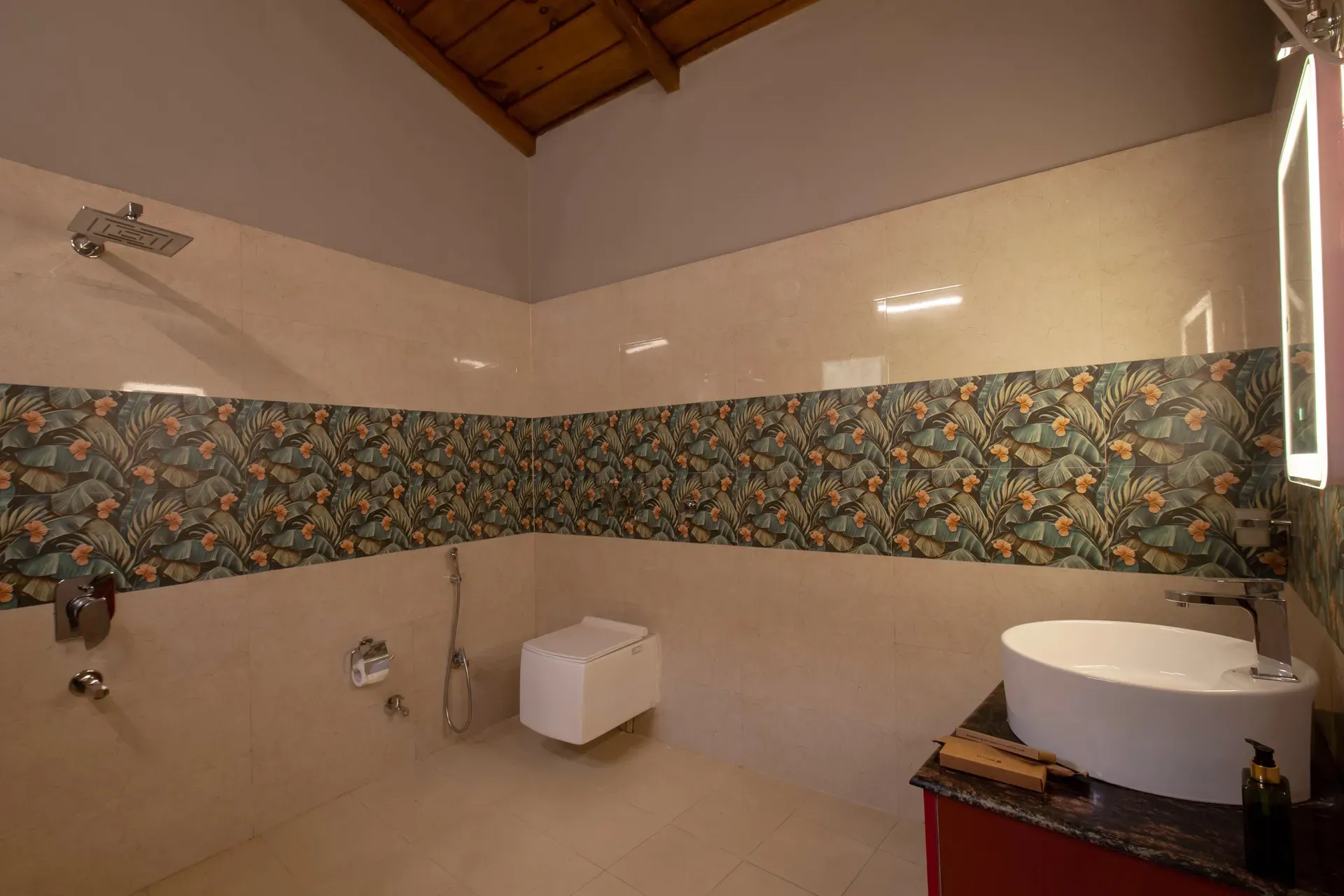 Amara Dusk | 4-BHK | Hill Views | Pet friendly | Proximity to Kainchi Dham — photo 9
