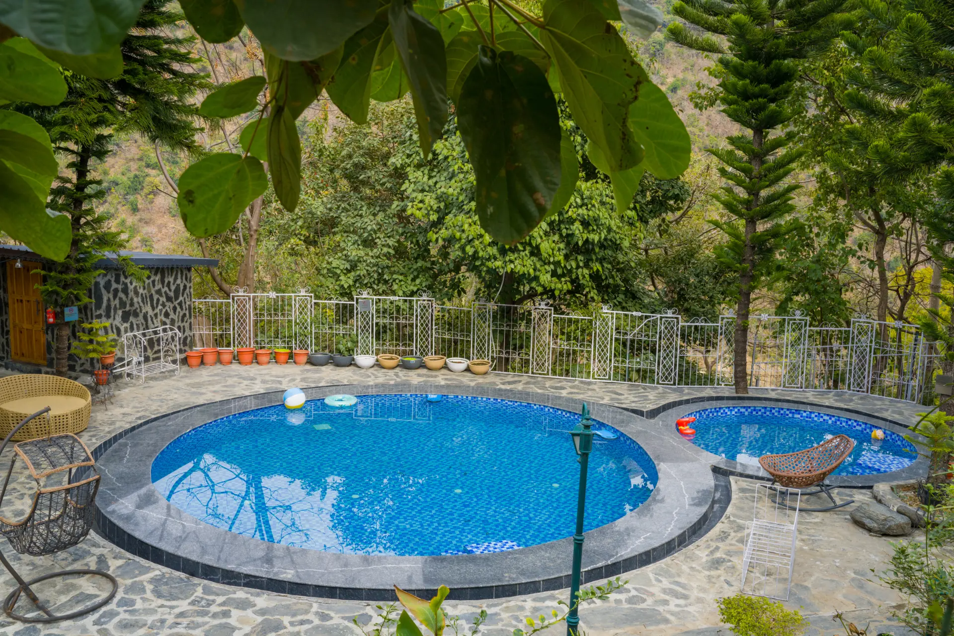 Zephyr Heaven | 1-Hillview Room with Common Pool, Gym & On-Site Restaurant — photo 20