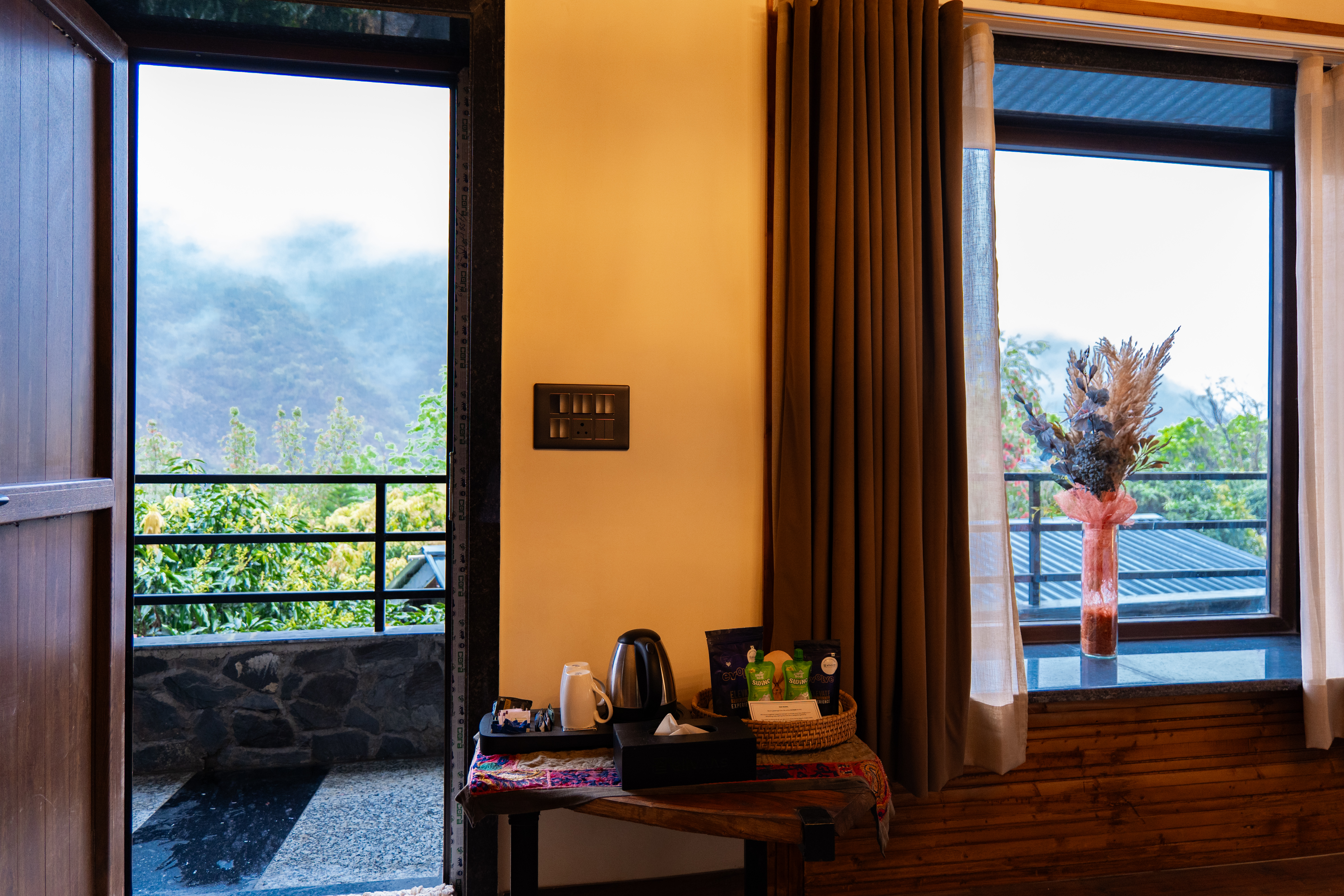 Zephyr Heaven | 1-Hillview Room with Common Pool, Gym & On-Site Restaurant — photo 25