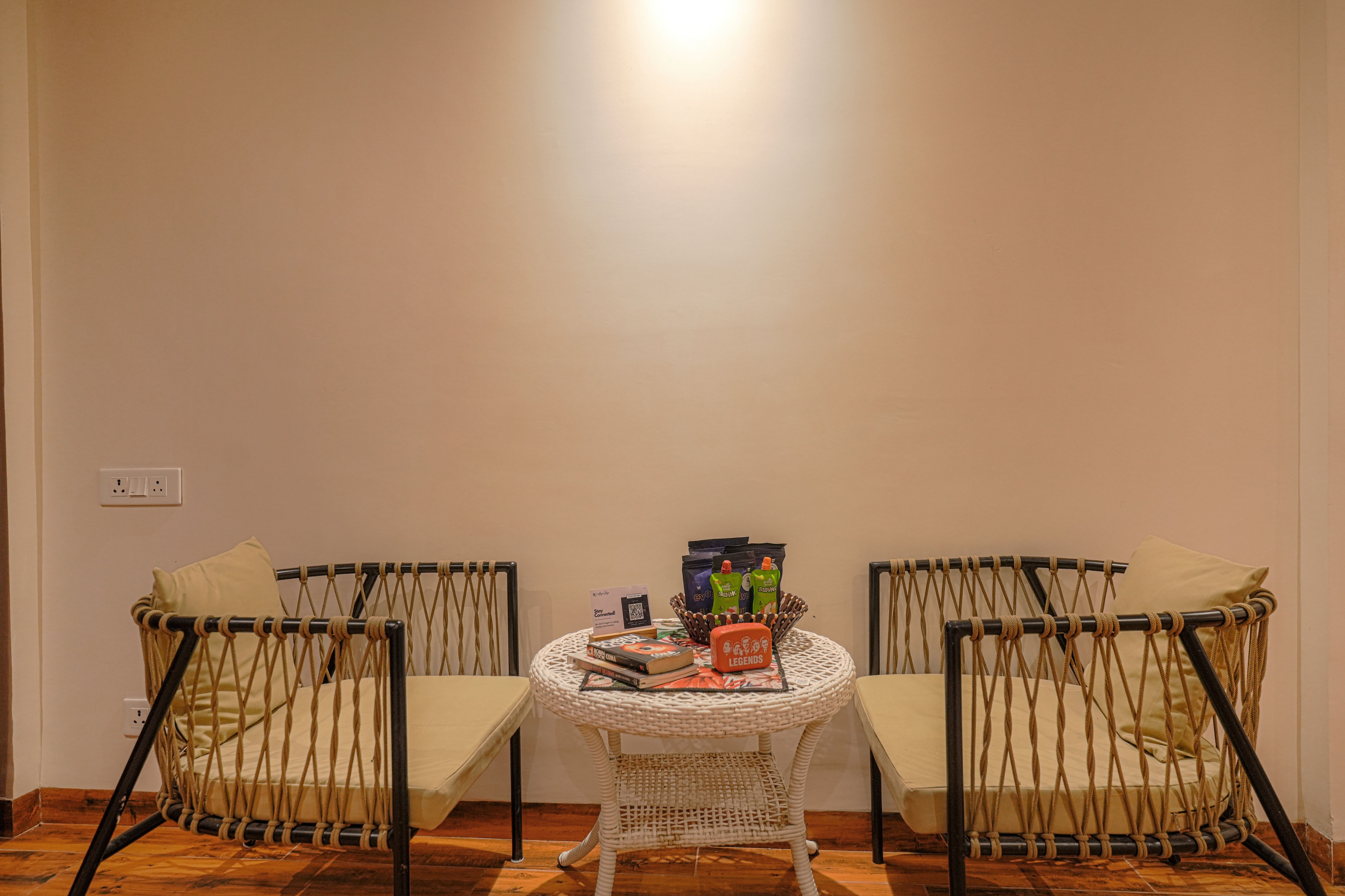 Dilli Suites Blush | Hillside Room With AC, Common Pool & Scenic Views — photo 7