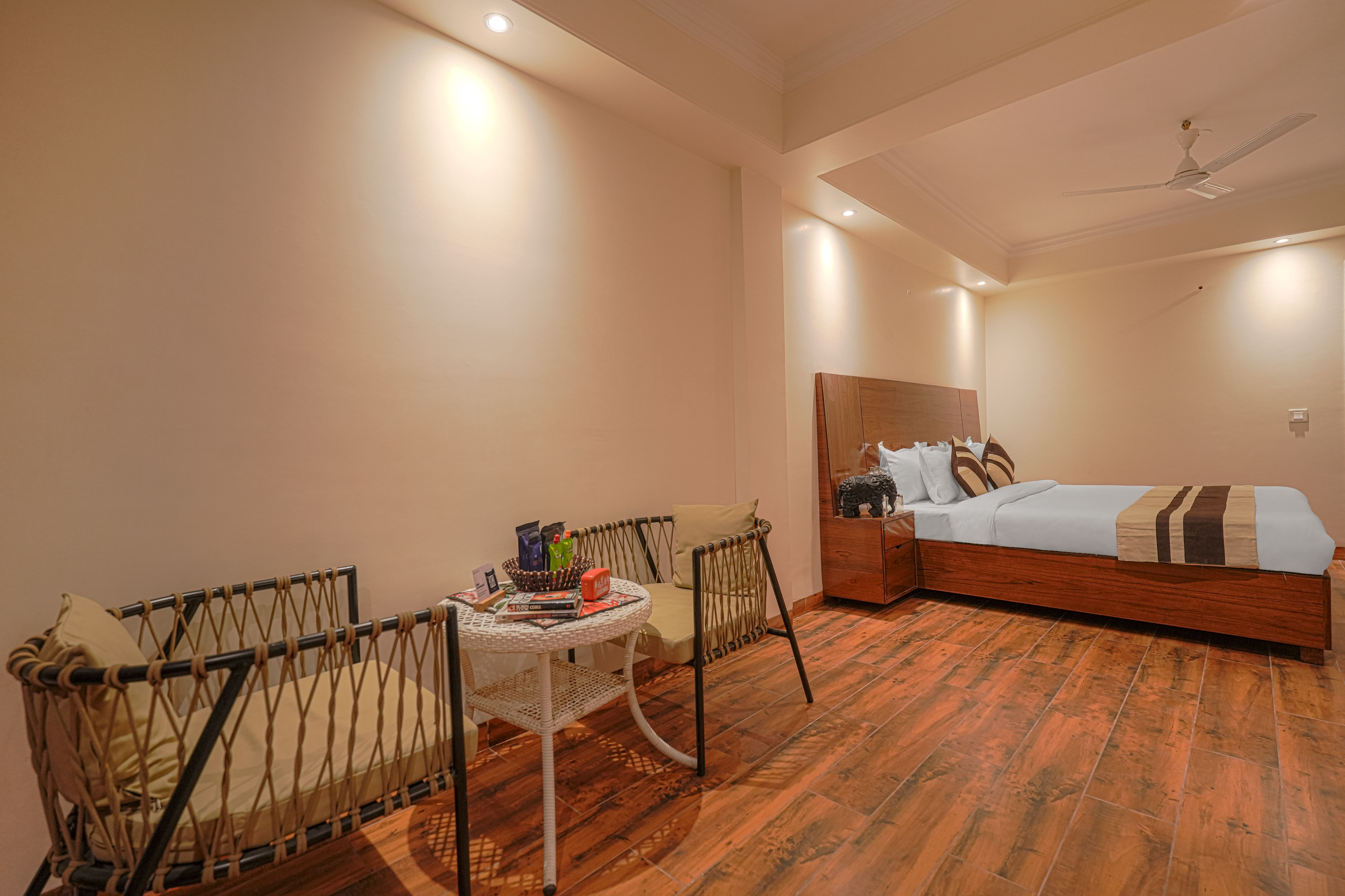 Dilli Suites Blush | Hillside Room With AC, Common Pool & Scenic Views — photo 12