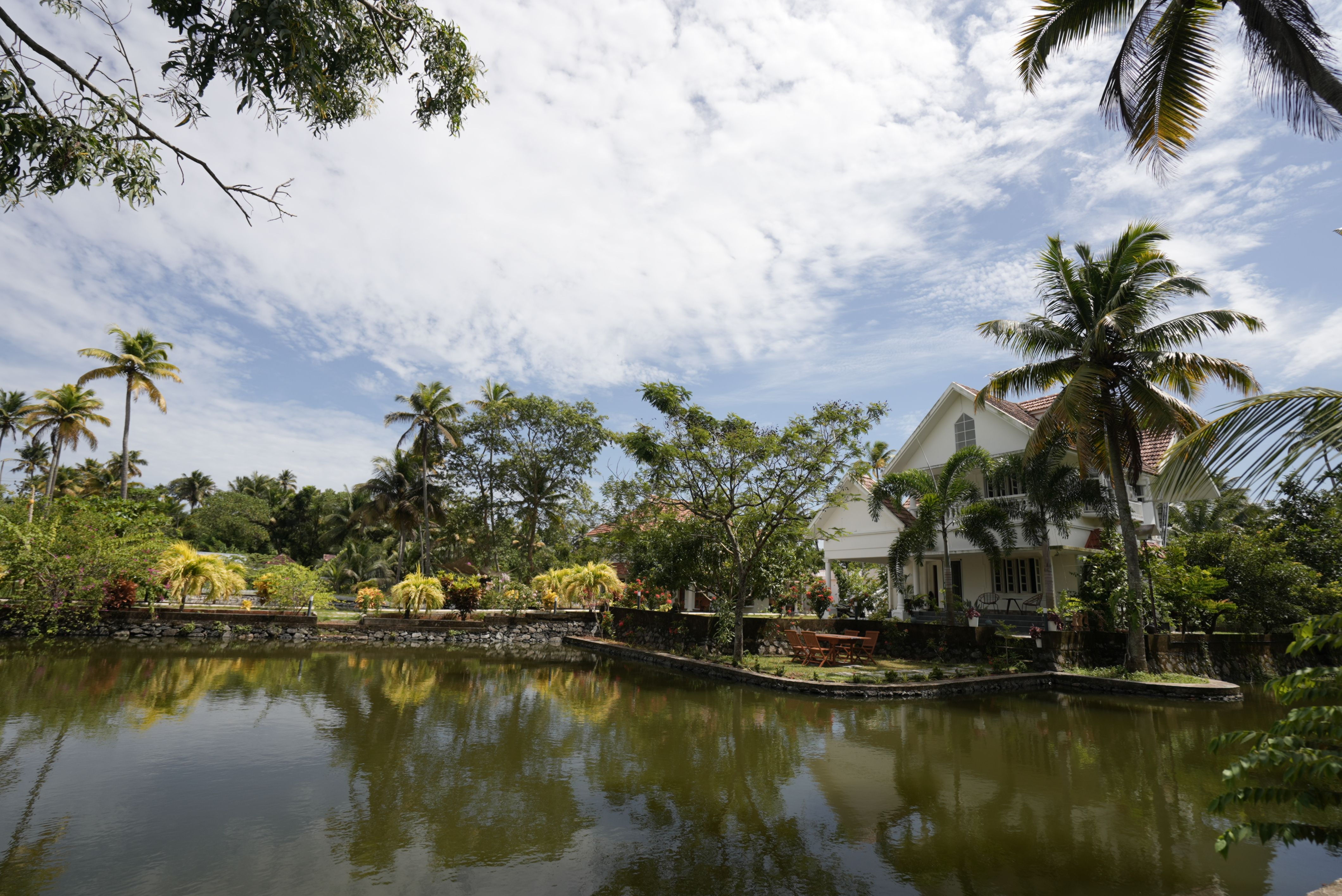 Palliath House | 1-Pond-facing Room with Shared Lawn, Patio and Ponds | Proximity to the Beach, Ocean, and Estuary — photo 18