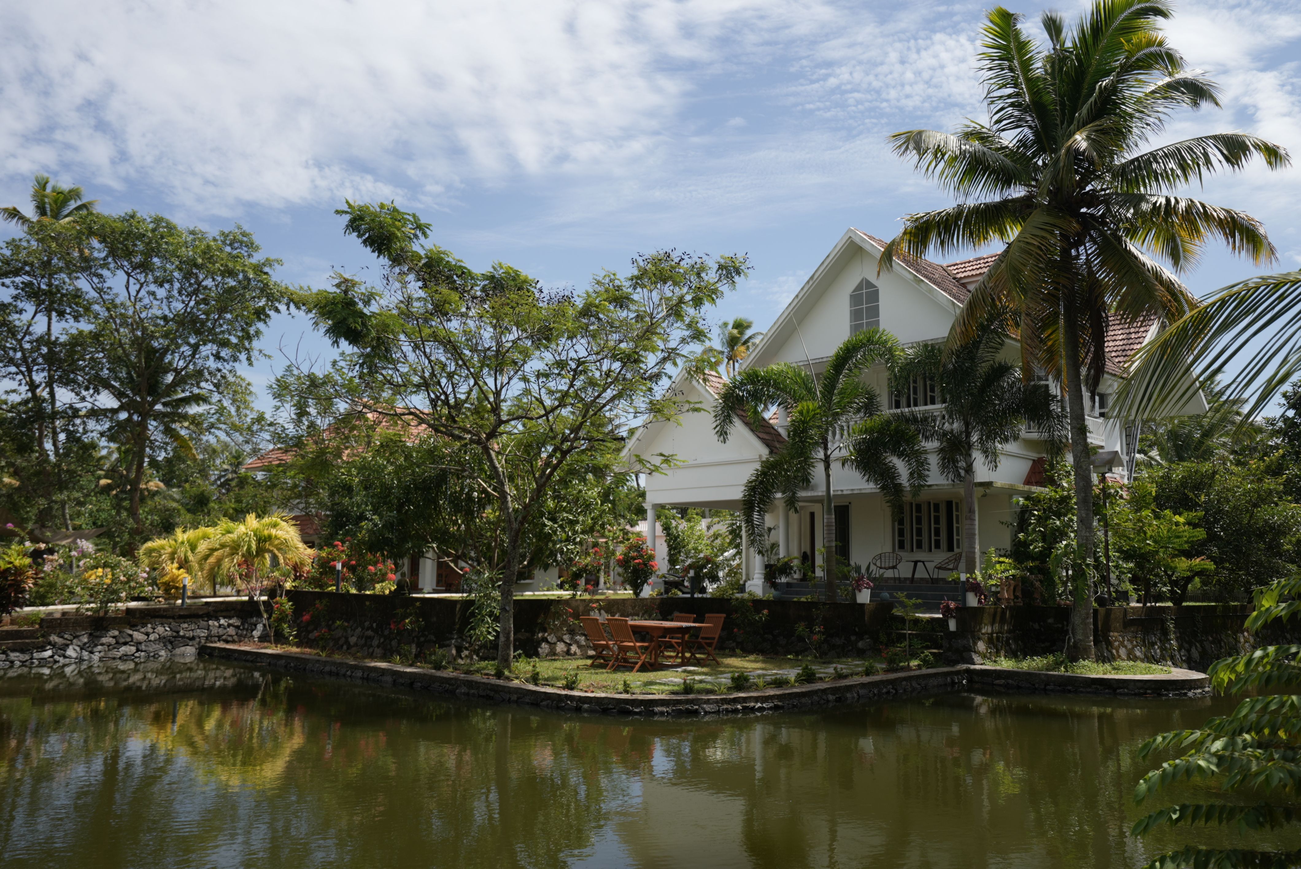Palliath House | 1-Pond-facing Room with Shared Lawn, Patio and Ponds | Proximity to the Beach, Ocean, and Estuary — photo 19