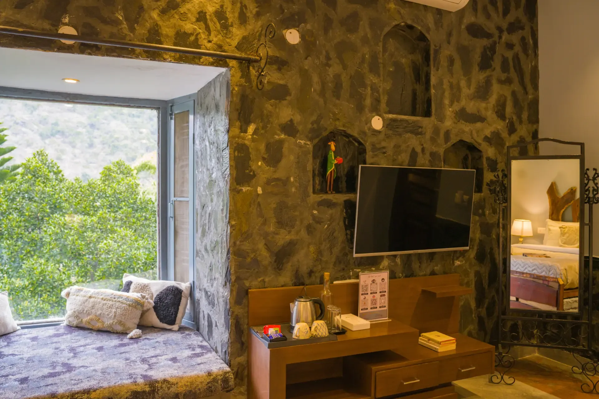 Zephyr Stoneva | Peaceful Mountain Retreat With Pool, Gym & Dining — photo 30