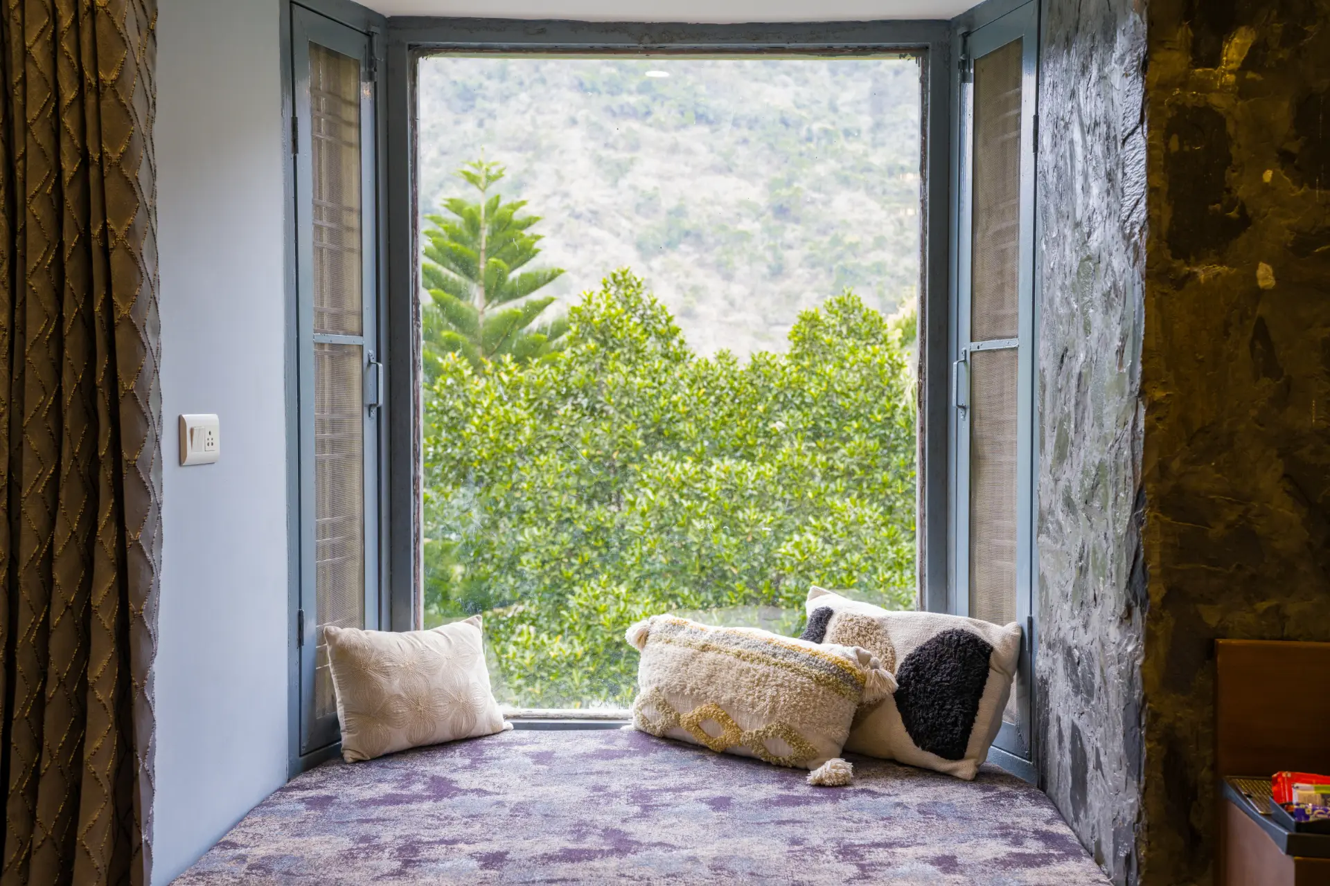 Zephyr Stoneva | Peaceful Mountain Retreat With Pool, Gym & Dining — photo 29