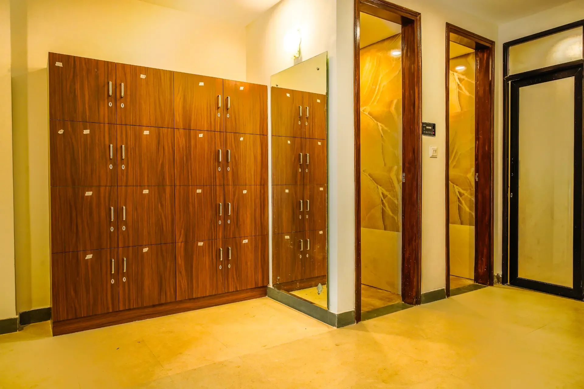 Veera Marina | Charming 3-BHK Apt Near Candolim Beach With Common Pools & Lift — photo 12