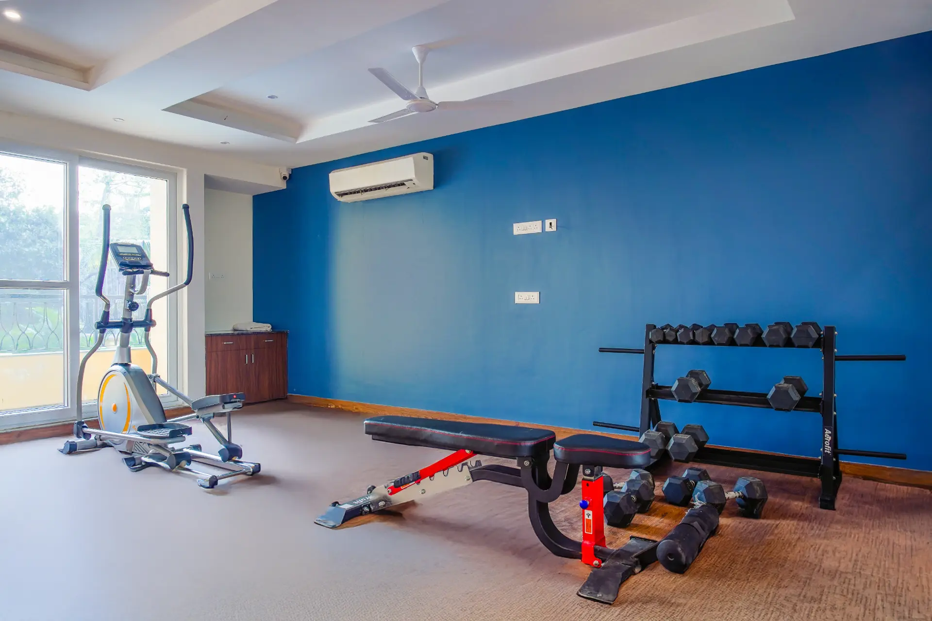 Veera Marina | Charming 3-BHK Apt Near Candolim Beach With Common Pools & Lift — photo 18