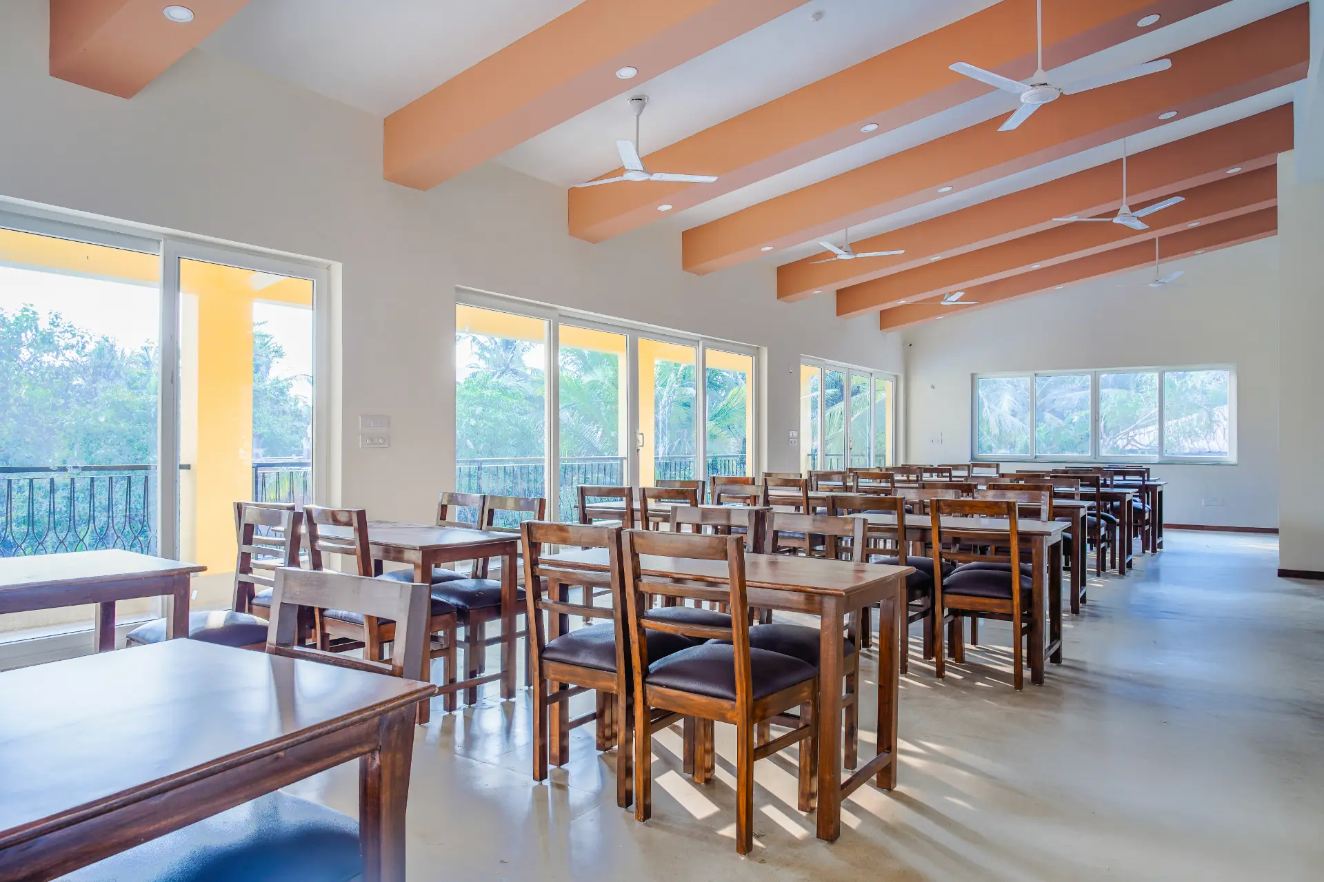 Veera Marina | Charming 3-BHK Apt Near Candolim Beach With Common Pools & Lift — photo 9