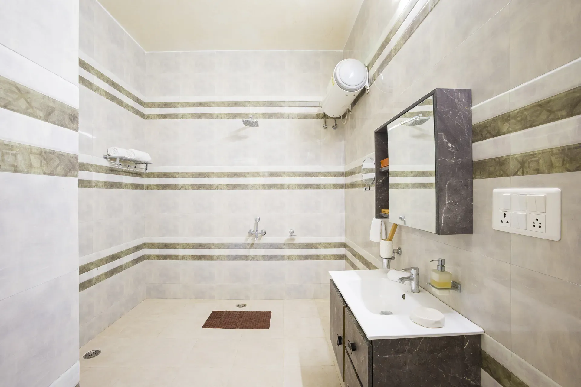 Ashirwad Farms | Pet-friendly 5-BHK Retreat With Private Pool & Garden — photo 28