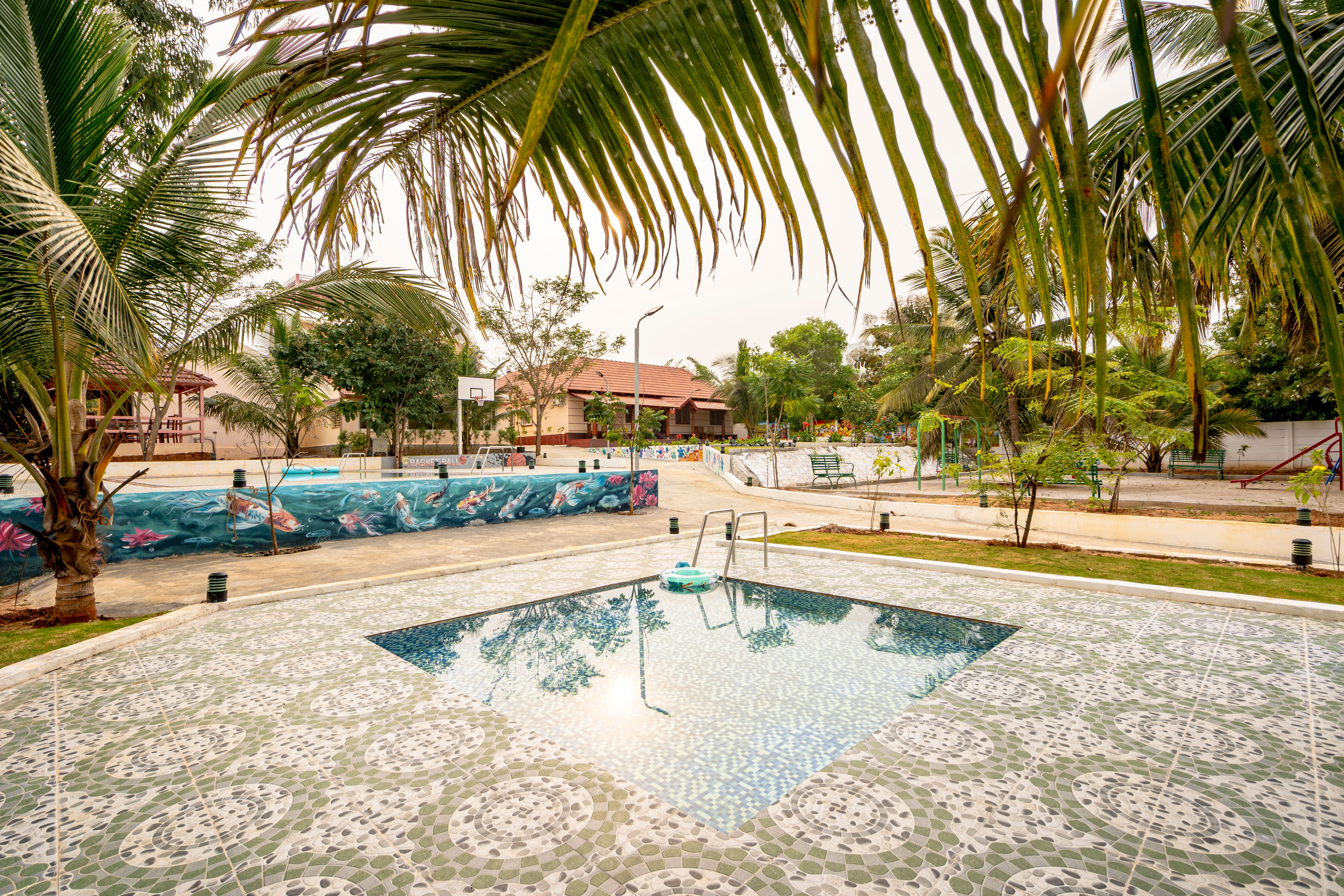 APR | 1 Pet-friendly suite Scenic view with Shared swimming pool, outdoor play area and Fire pit — photo 17