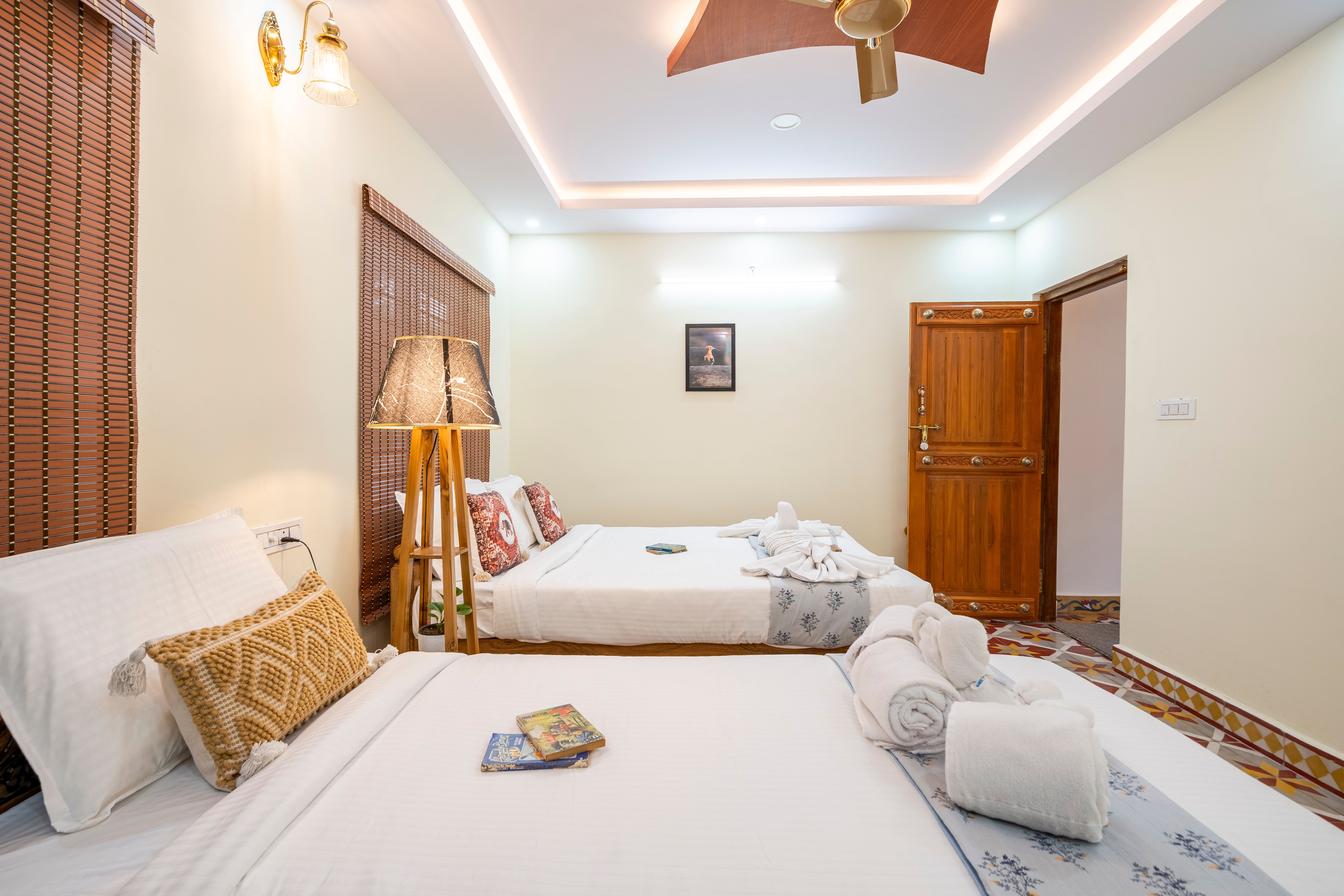 APR | 1 Pet-friendly suite Scenic view with Shared swimming pool, outdoor play area and Fire pit — photo 26