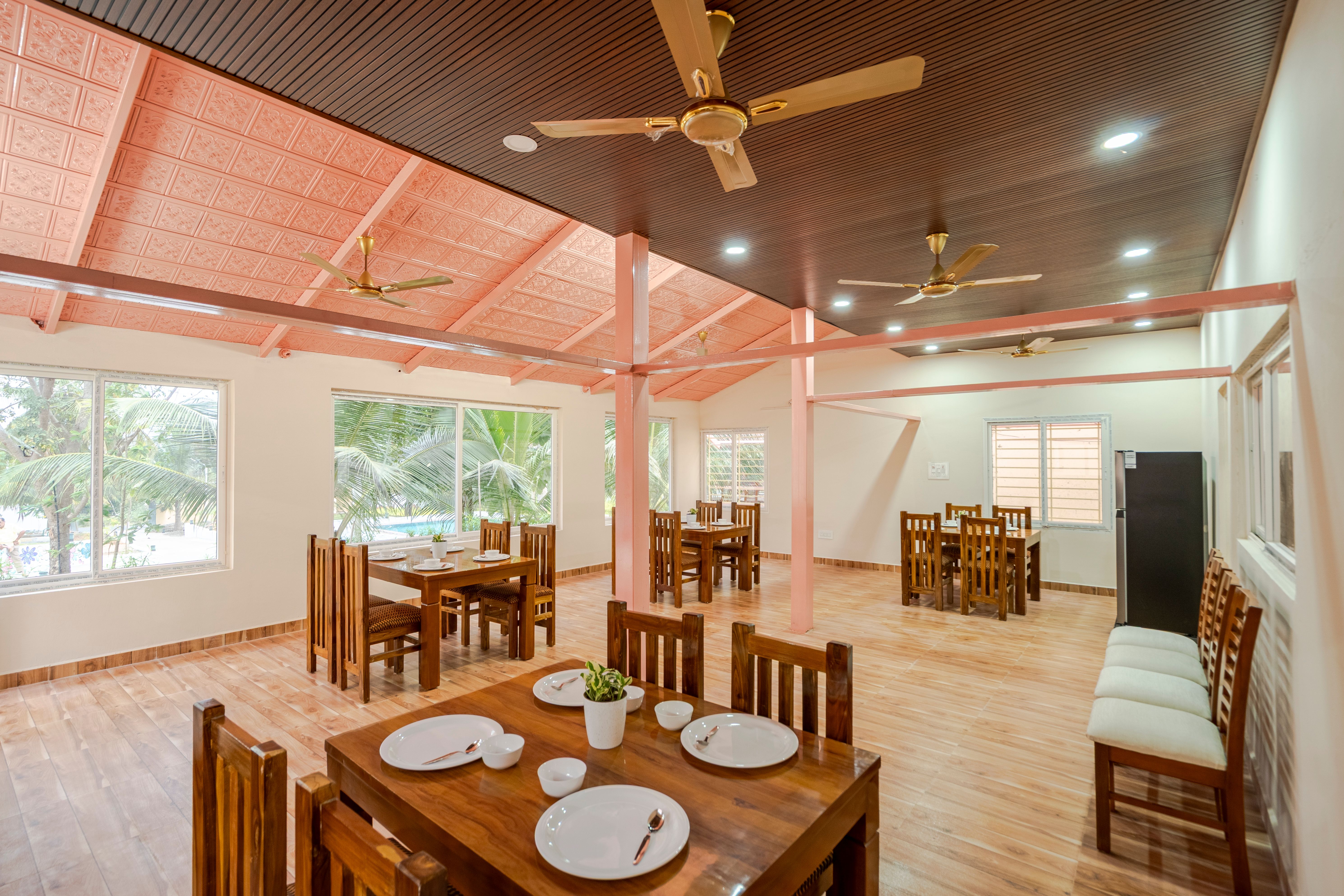 APR | 1 Pet-friendly suite Scenic view with Shared swimming pool, outdoor play area and Fire pit — photo 8