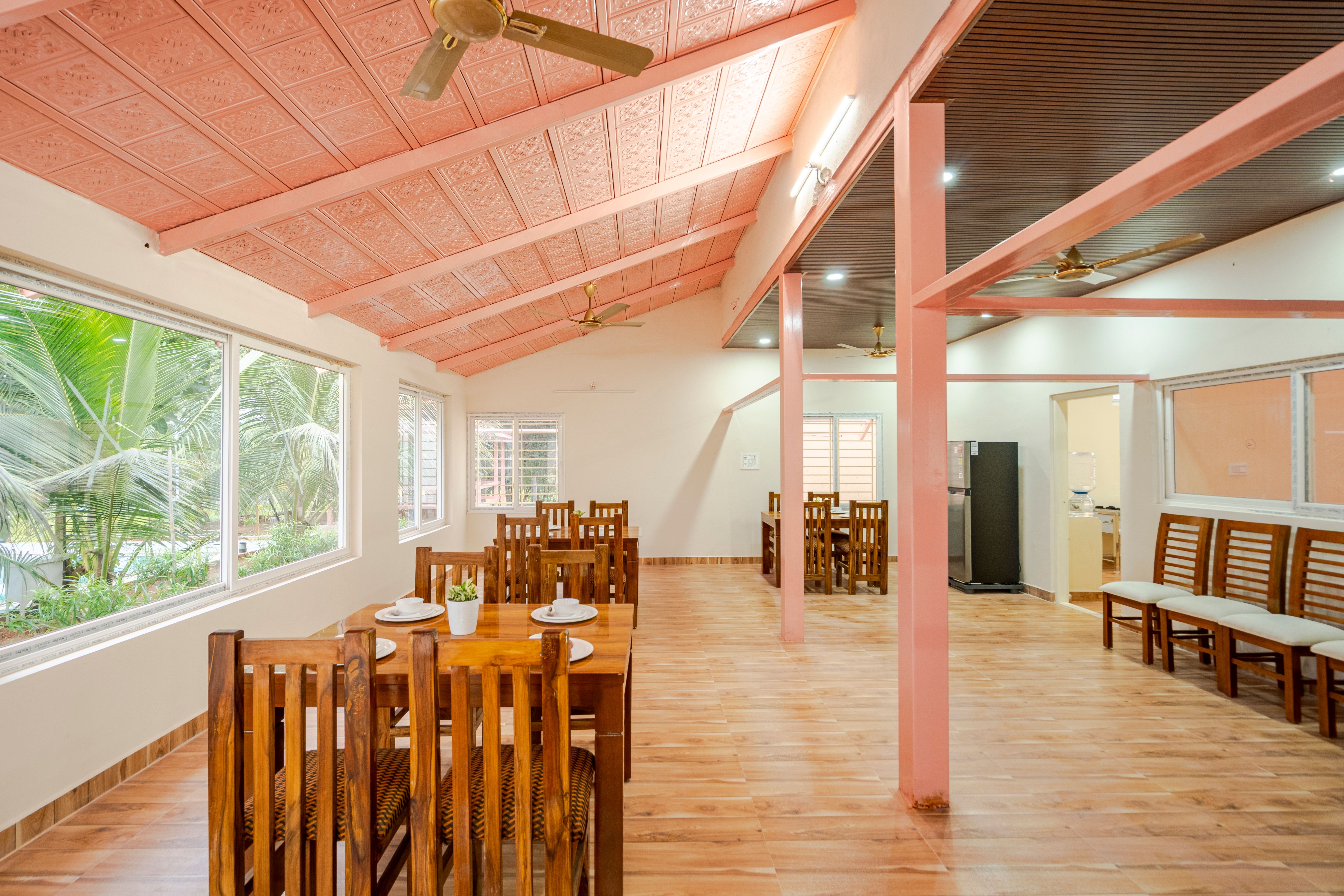 APR | 1 Pet-friendly suite Scenic view with Shared swimming pool, outdoor play area and Fire pit — photo 11