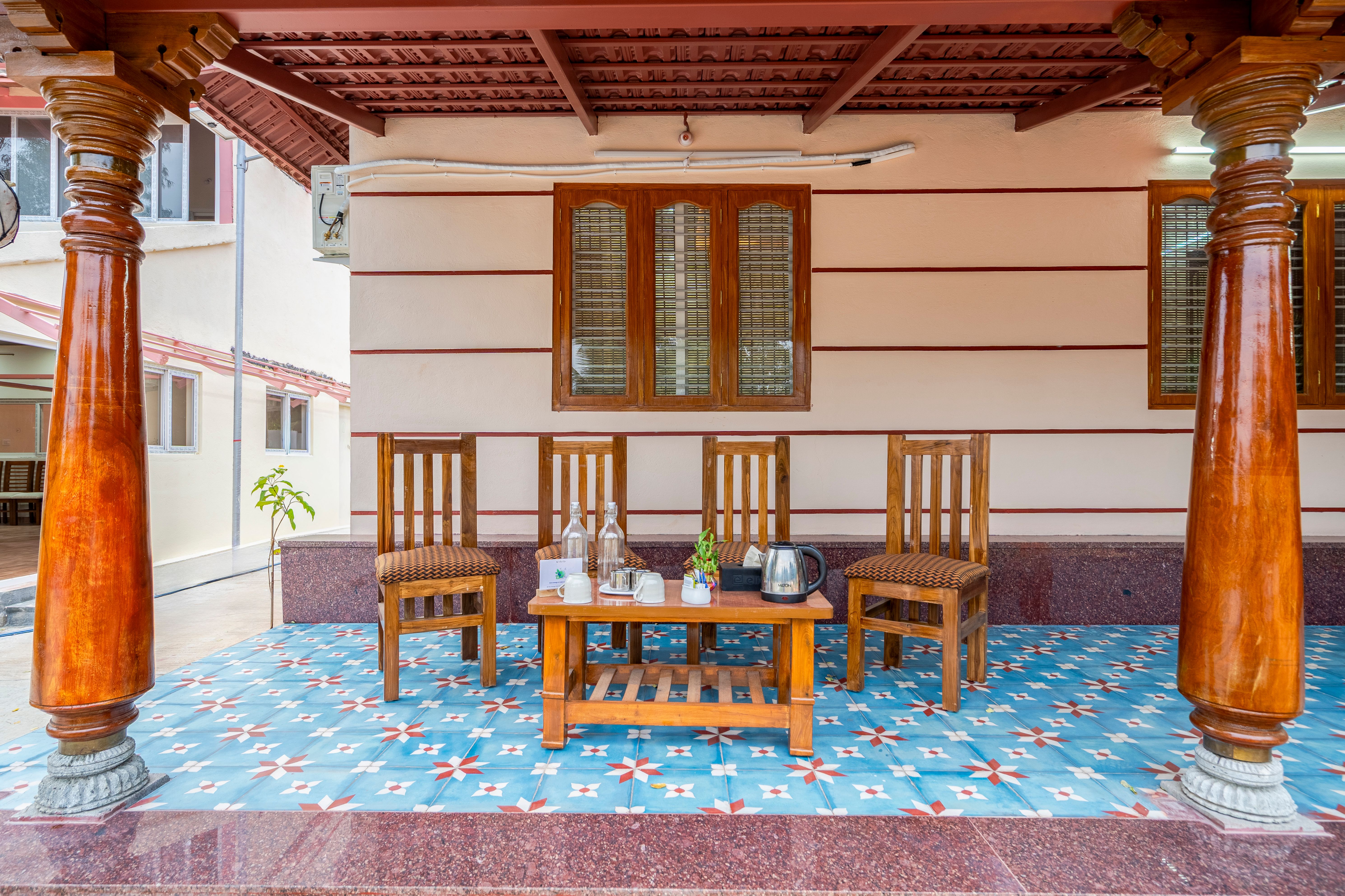 APR | 1 Pet-friendly suite Scenic view with Shared swimming pool, outdoor play area and Fire pit — photo 7