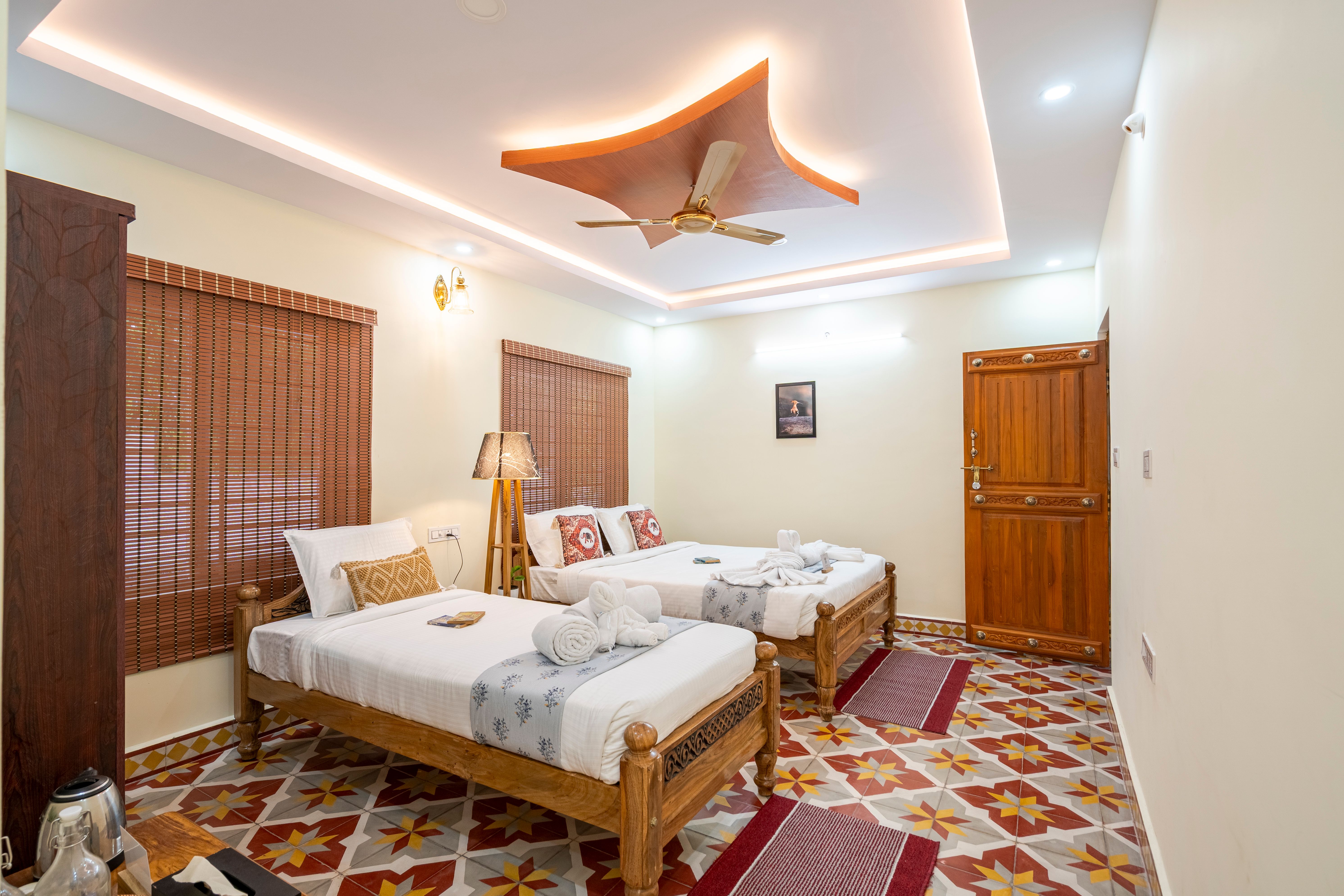 APR | 1 Pet-friendly suite Scenic view with Shared swimming pool, outdoor play area and Fire pit — photo 12