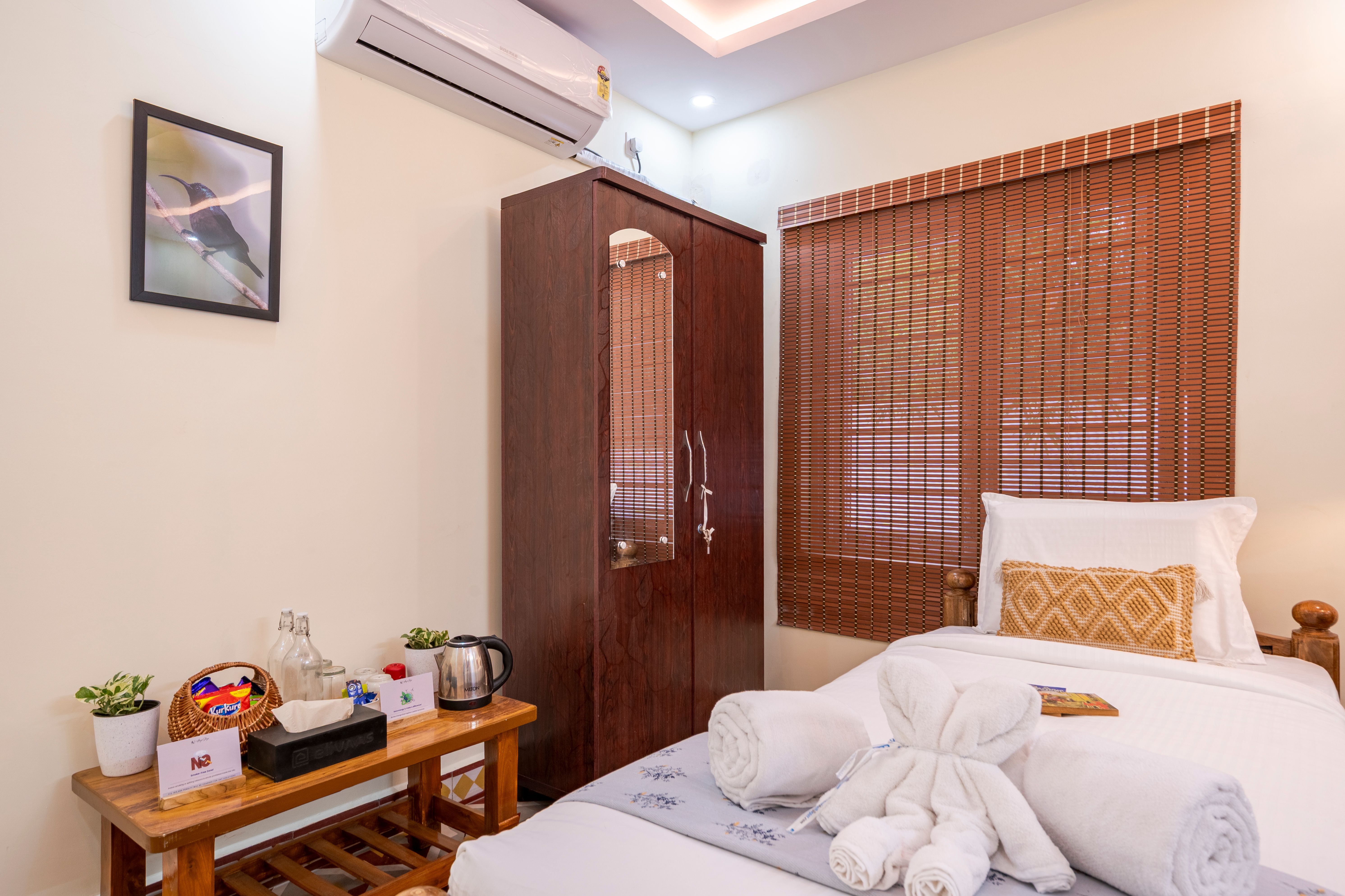 APR | 1 Pet-friendly suite Scenic view with Shared swimming pool, outdoor play area and Fire pit — photo 15