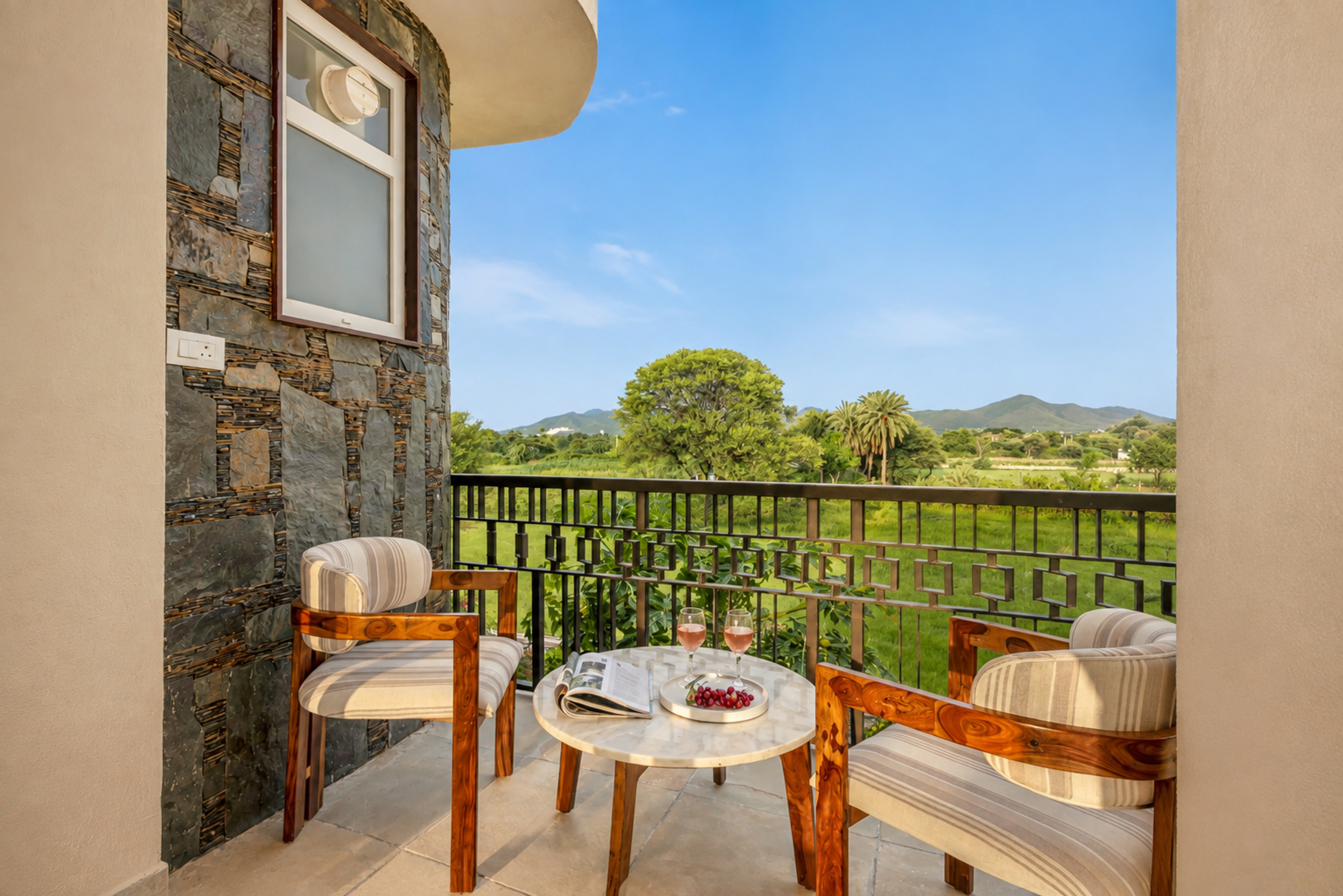 Raj Villas Aurelia | Pet-Friendly 1-Room Hotel Suite with Jacuzzi & Aravalli Hill Views — photo 11