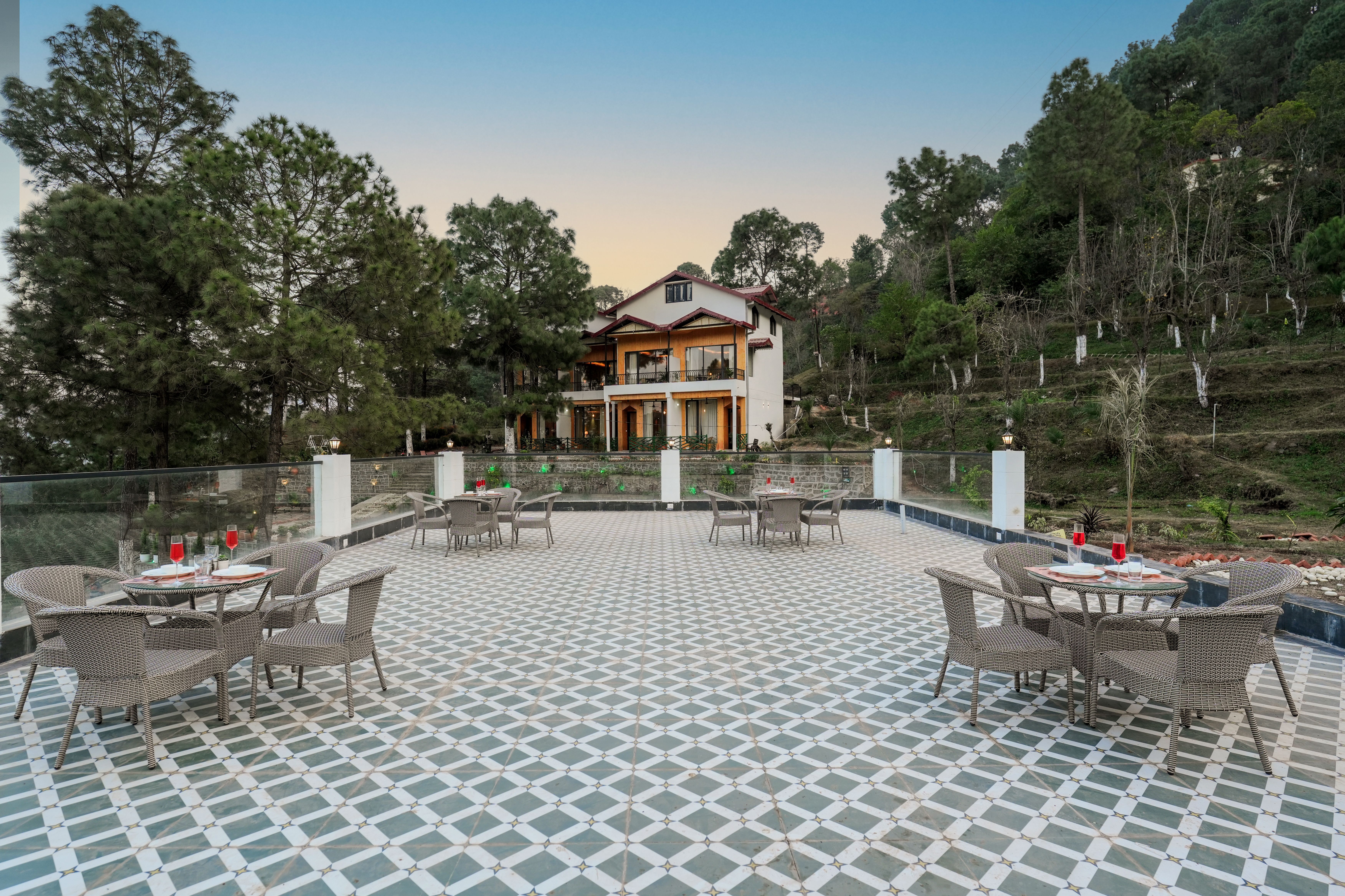 Pine View Resort | Pet-friendly Hilltop 1-Suite With Garden-Facing Balcony, Rooftop lounge, Restro & Game Zone — photo 6