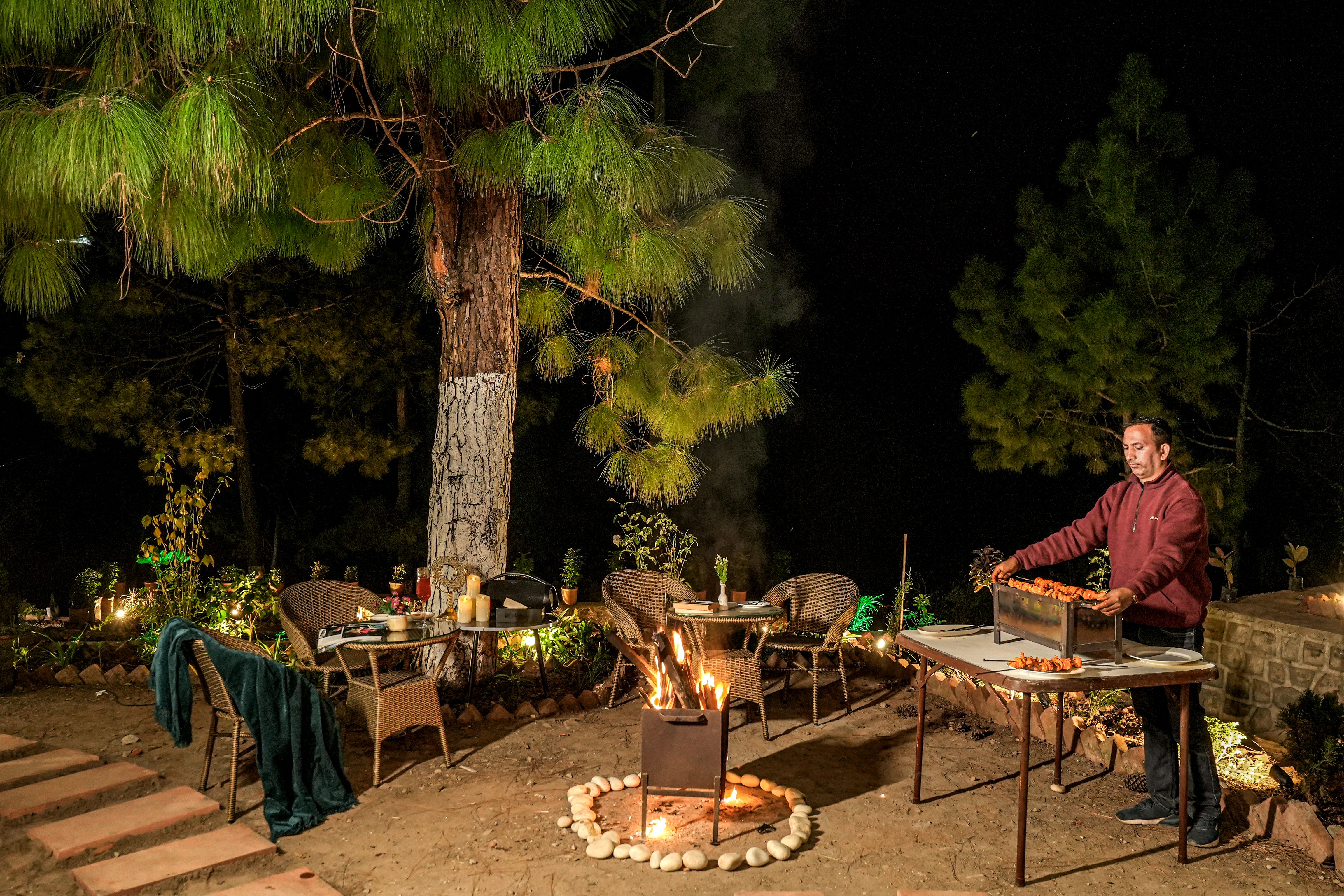 Pine View Resort | Pet-friendly Hilltop 1-Suite With Garden-Facing Balcony, Rooftop lounge, Restro & Game Zone — photo 8