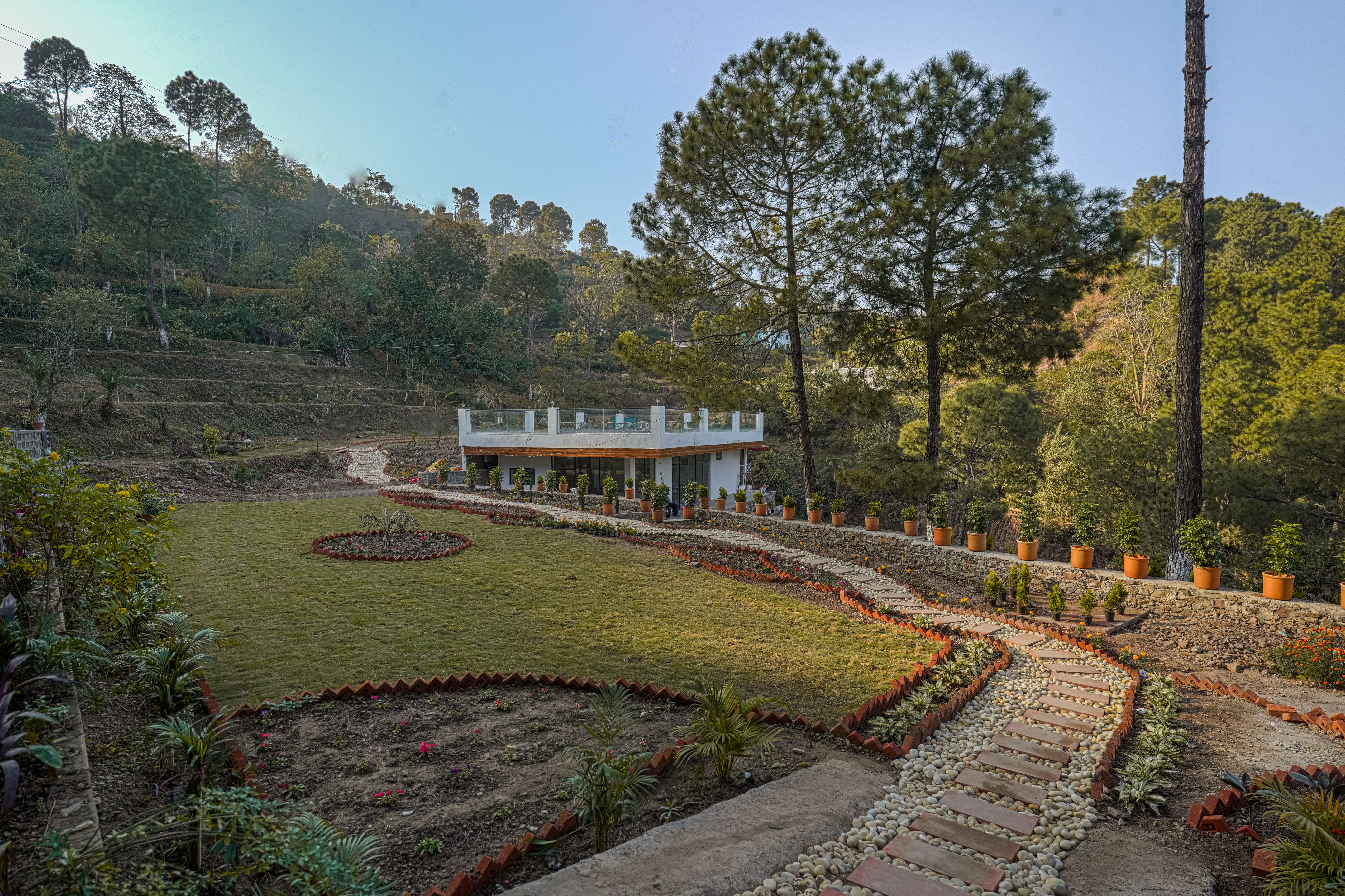 Pine View Resort | Pet-friendly Hilltop 1-Suite With Garden-Facing Balcony, Rooftop lounge, Restro & Game Zone — photo 23