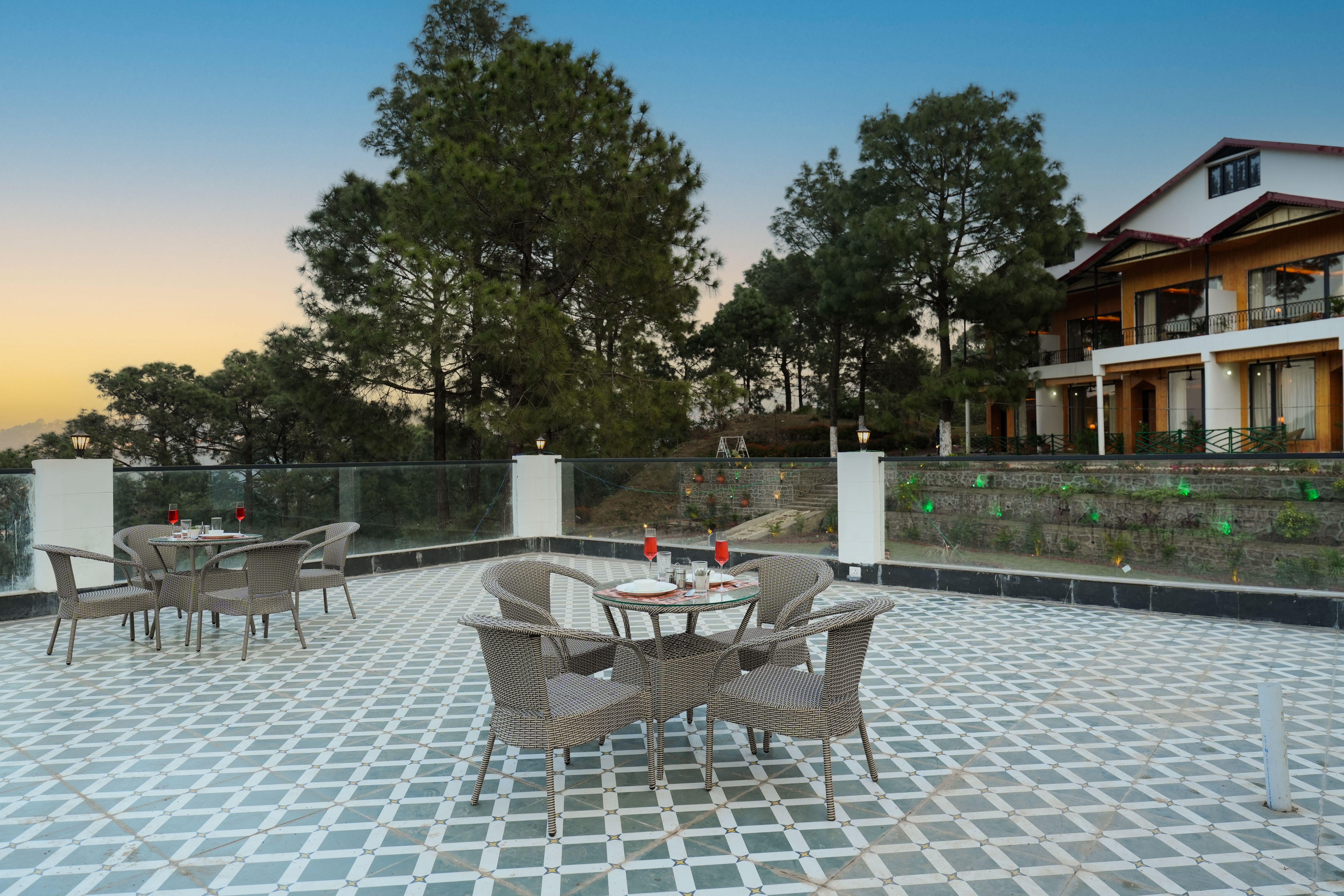 Pine View Resort | Pet-friendly Hilltop 1-Suite With Garden-Facing Balcony, Rooftop lounge, Restro & Game Zone — photo 22