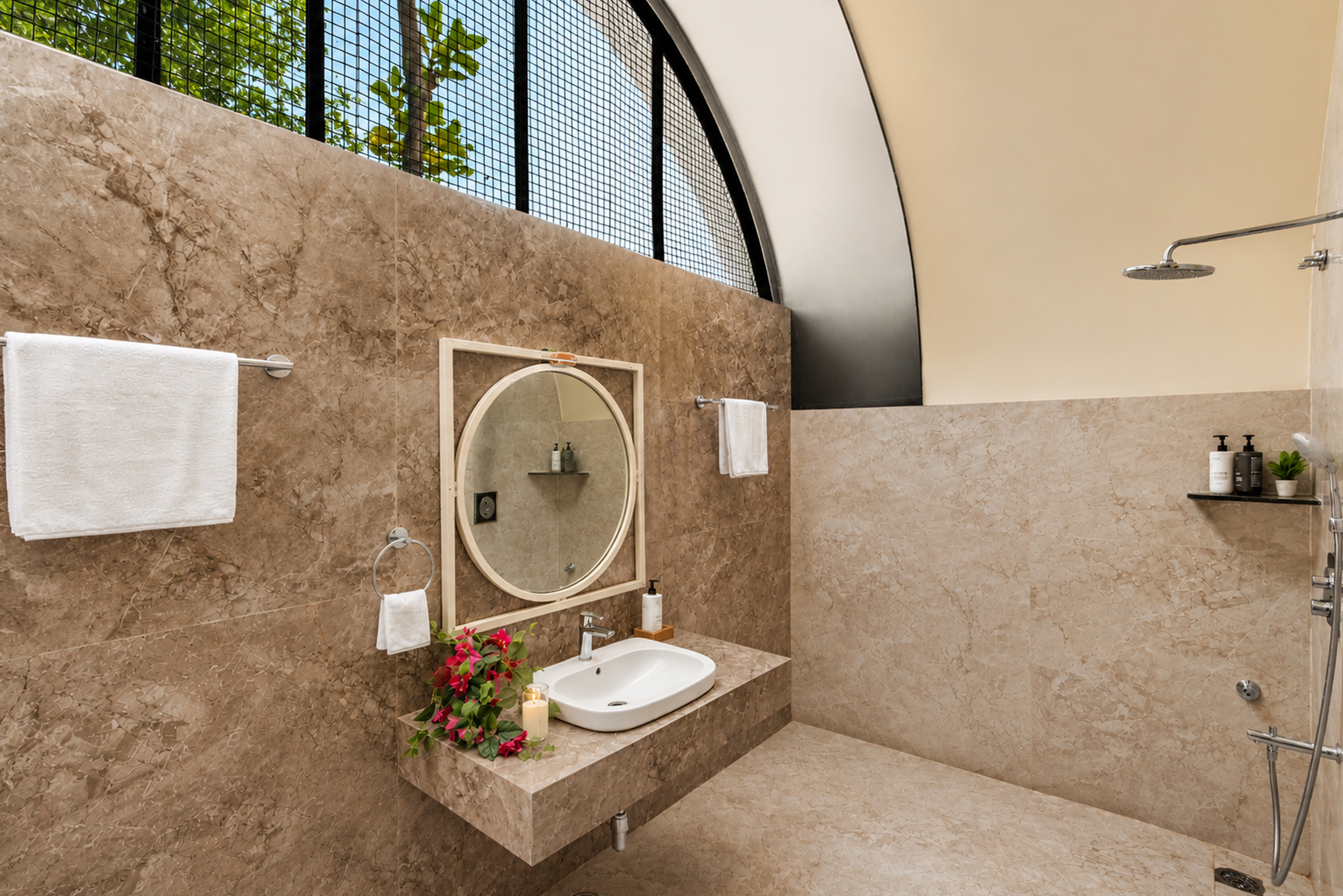 Tanira Farms Moonrise | Contemporary Pet- friendly Igloo Cottage with Pool, Bar and Garden — photo 13