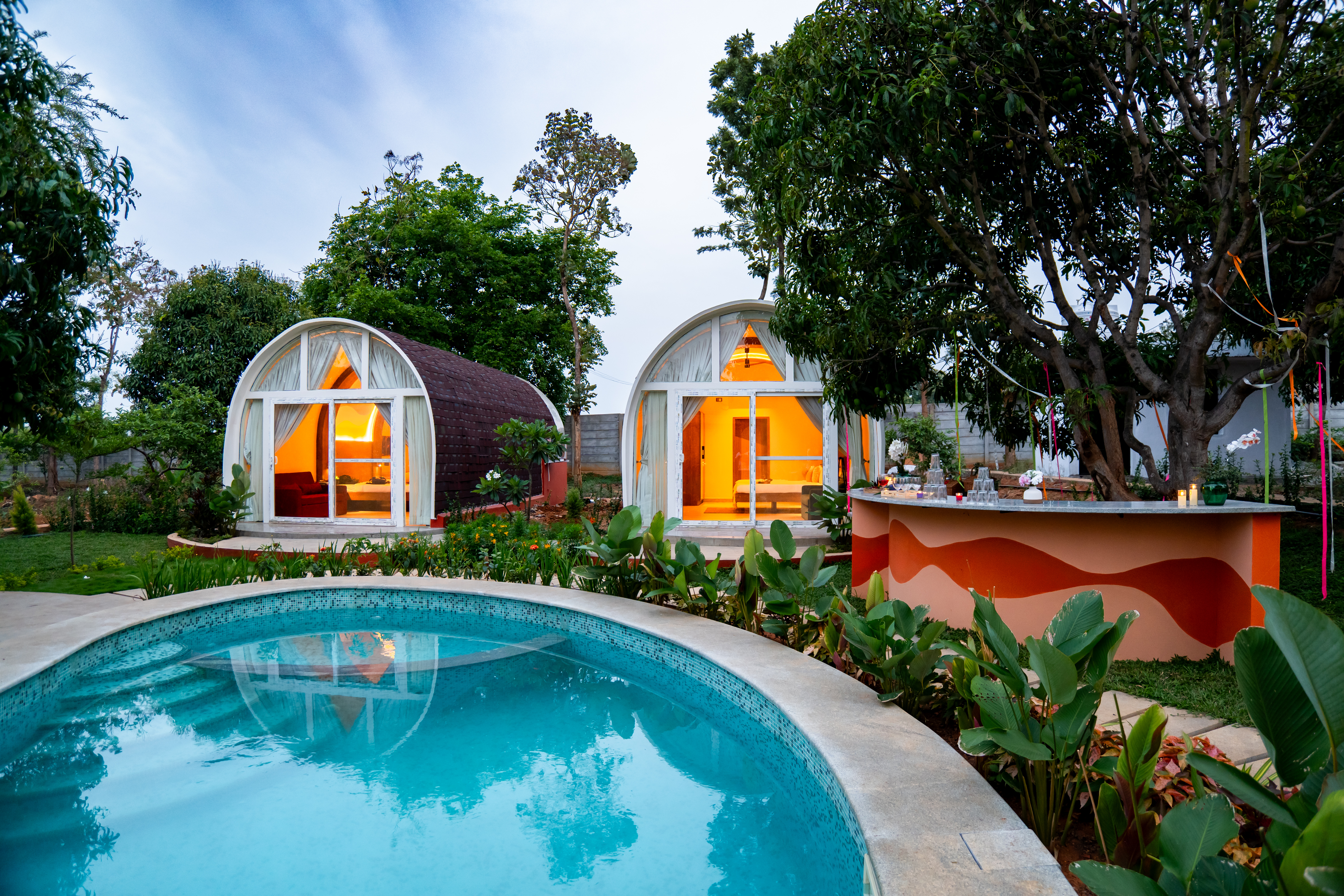 Tanira Farms Moonrise | Contemporary Pet- friendly Igloo Cottage with Pool, Bar and Garden — photo 15