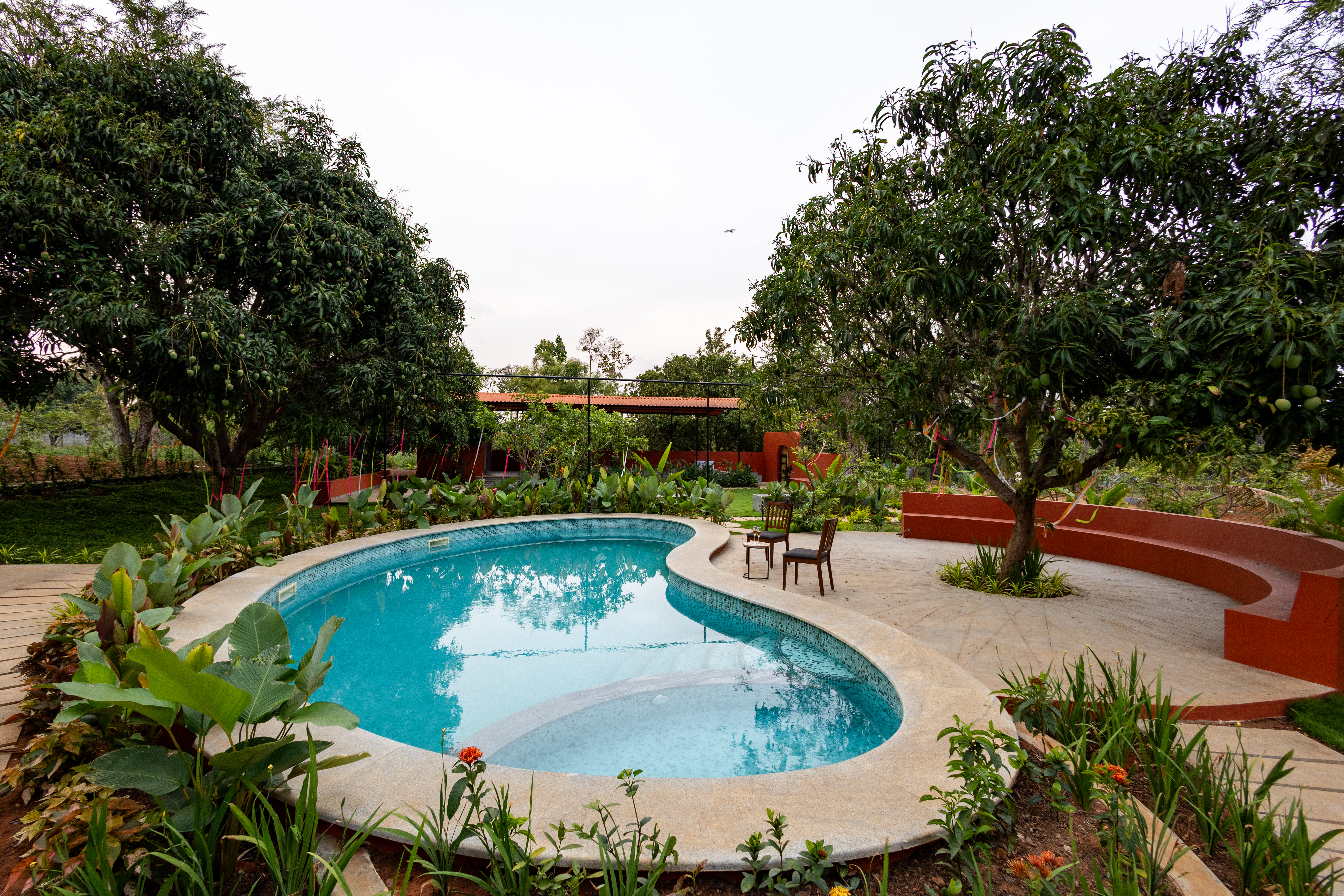 Tanira Farms Moonrise | Contemporary Pet- friendly Igloo Cottage with Pool, Bar and Garden — photo 3