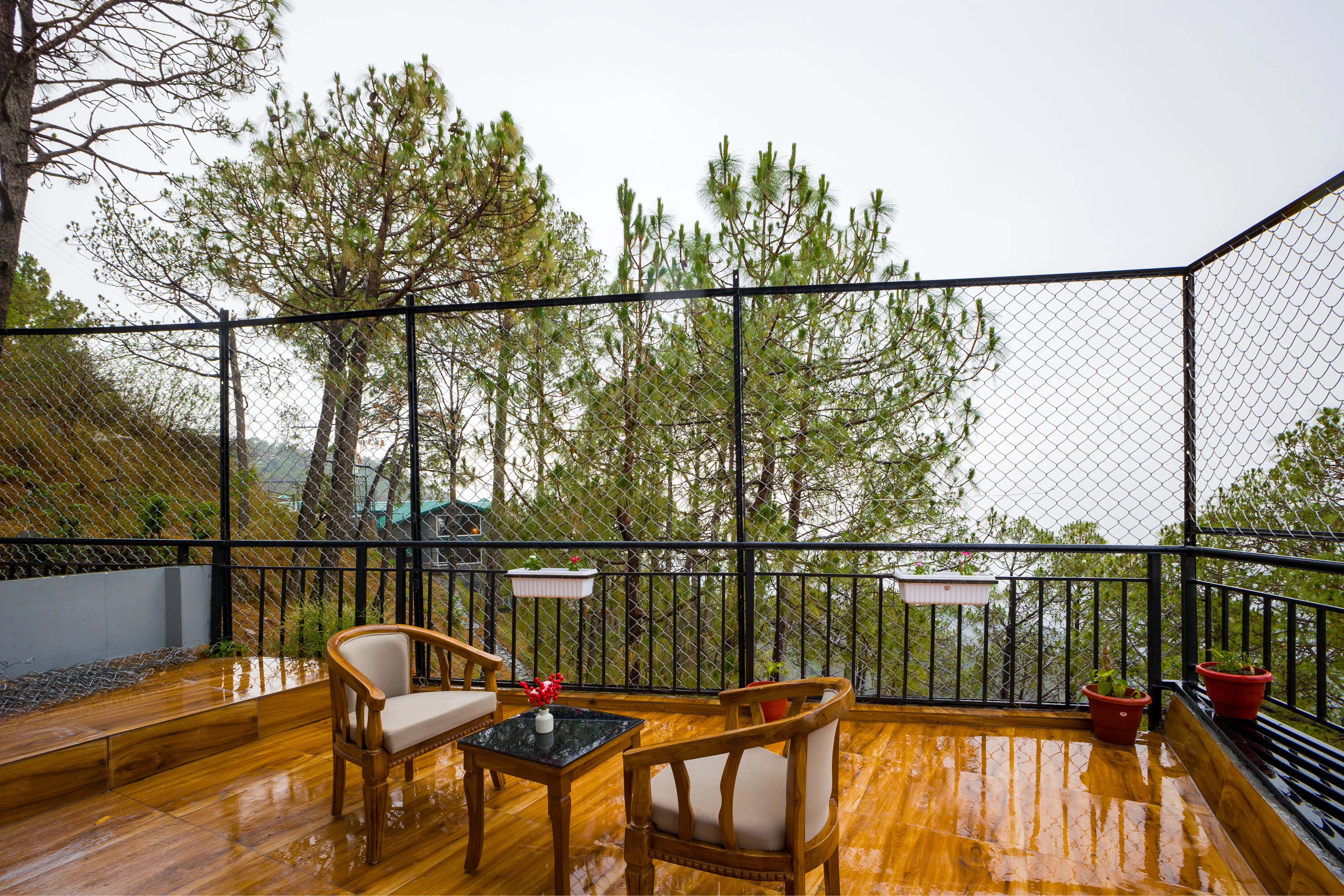Archee’s Villa | Pet-friendly 6-BHK property with gaming zone, attic, open dining and 360° mountain views — photo 8