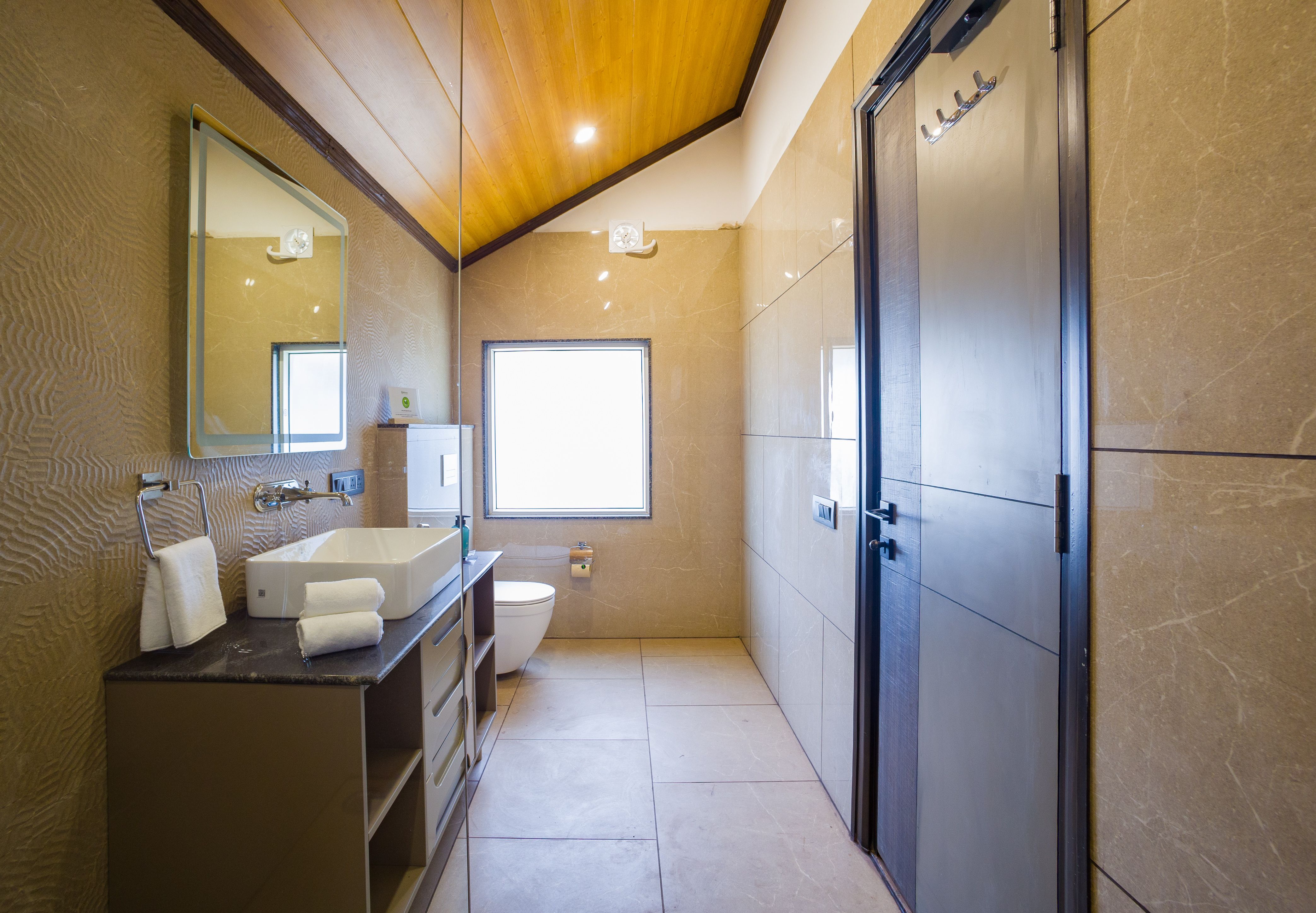 Esh Cottages Resort Birch | Hillside 4-BHK Hideaway With Lush Garden, Common Pool, & Gaming Zone — photo 24