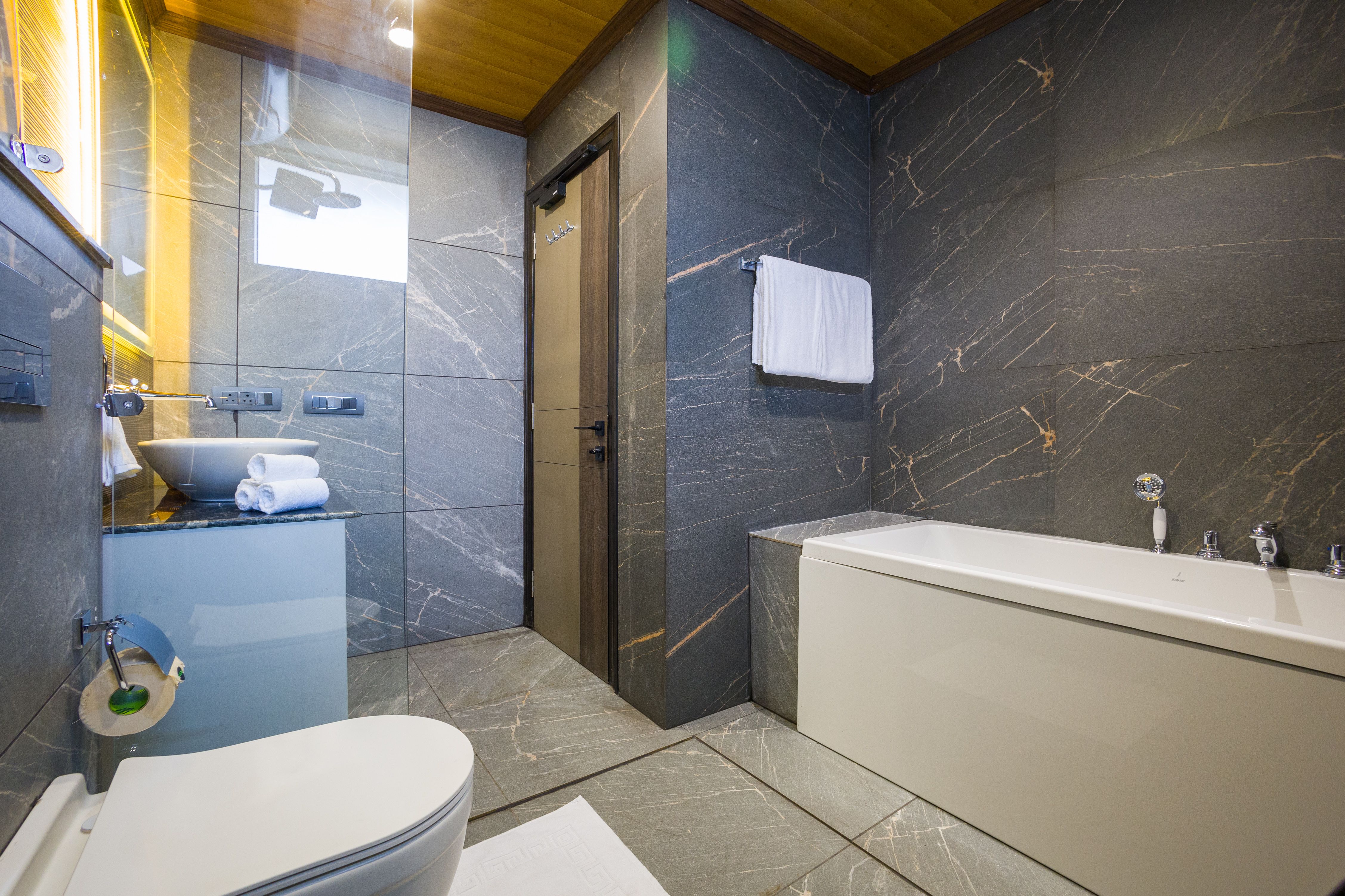 Esh Cottages Resort Birch | Hillside 4-BHK Hideaway With Lush Garden, Common Pool, & Gaming Zone — photo 22