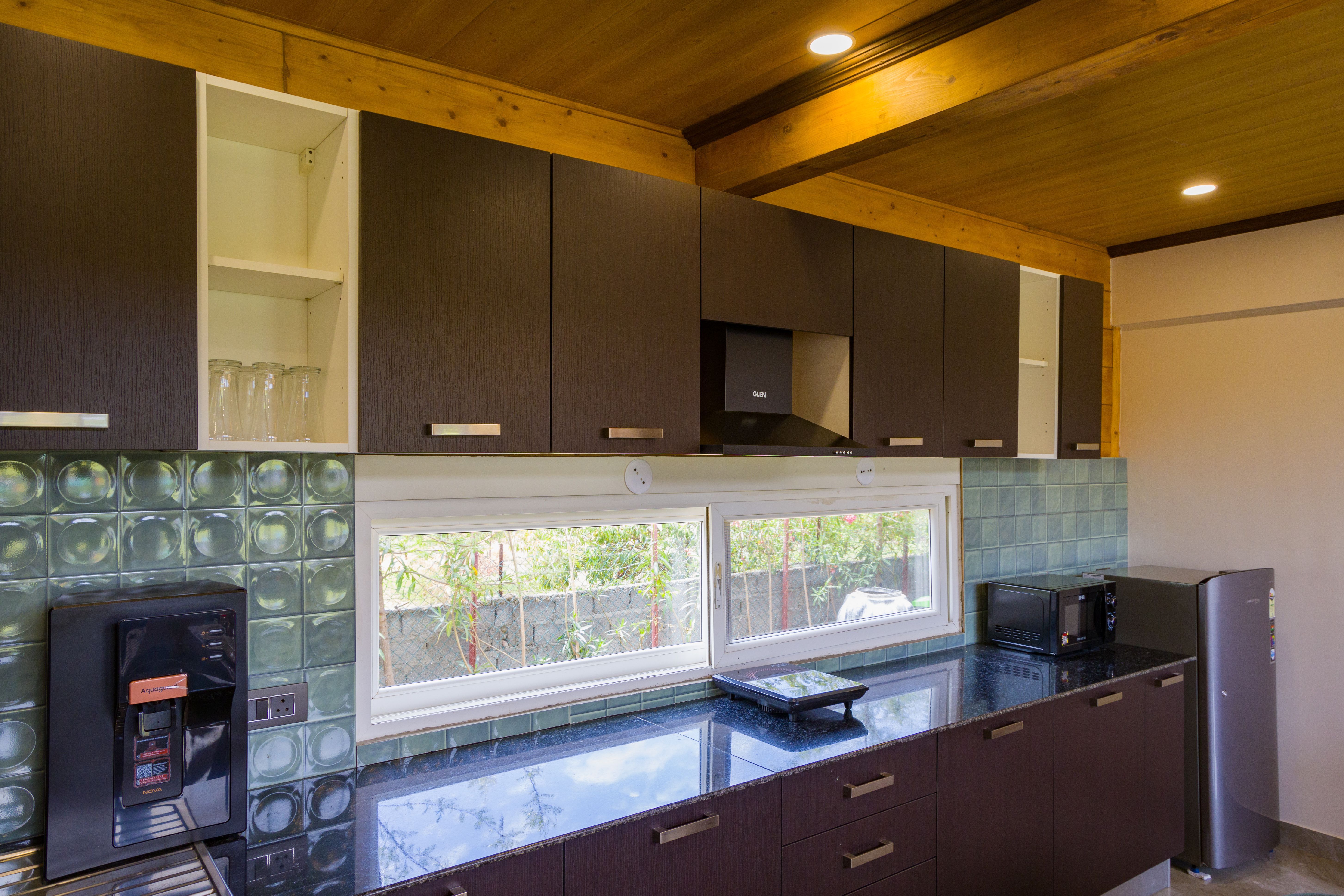 Esh Cottages Resort Birch | Hillside 4-BHK Hideaway With Lush Garden, Common Pool, & Gaming Zone — photo 17