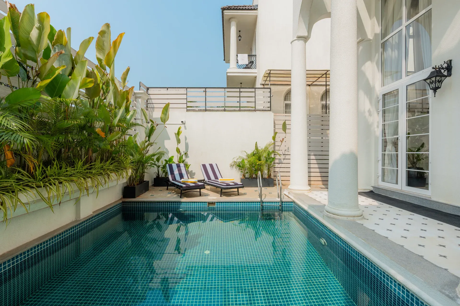YashGeet Villa | Exquisite 4-BHK Villa With Pvt Pool, Terrace, Garden & Jacuzzi | Free E-Bike — photo 8