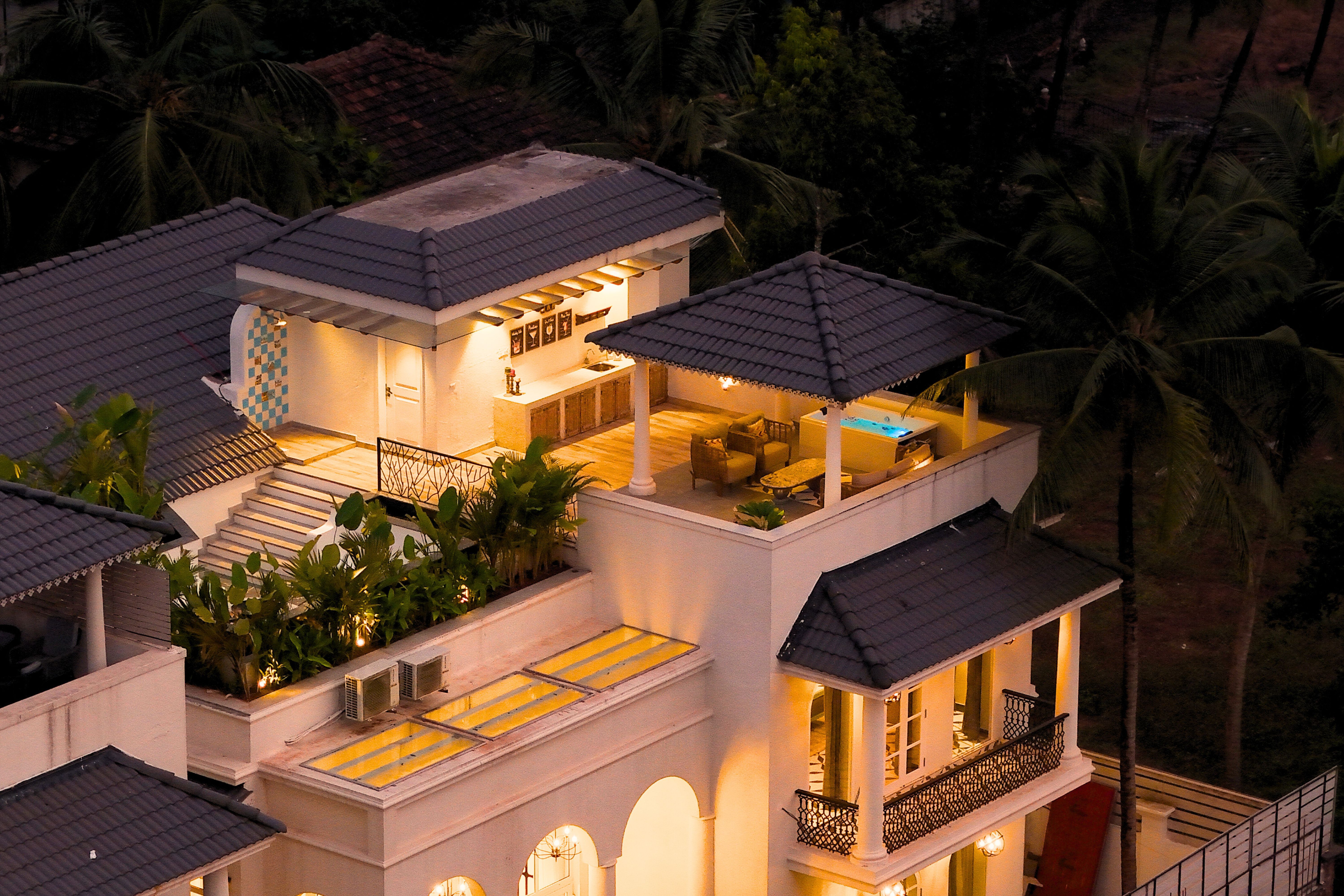 YashGeet Villa | Exquisite 4-BHK Villa With Pvt Pool, Terrace, Garden & Jacuzzi | Free E-Bike — photo 3