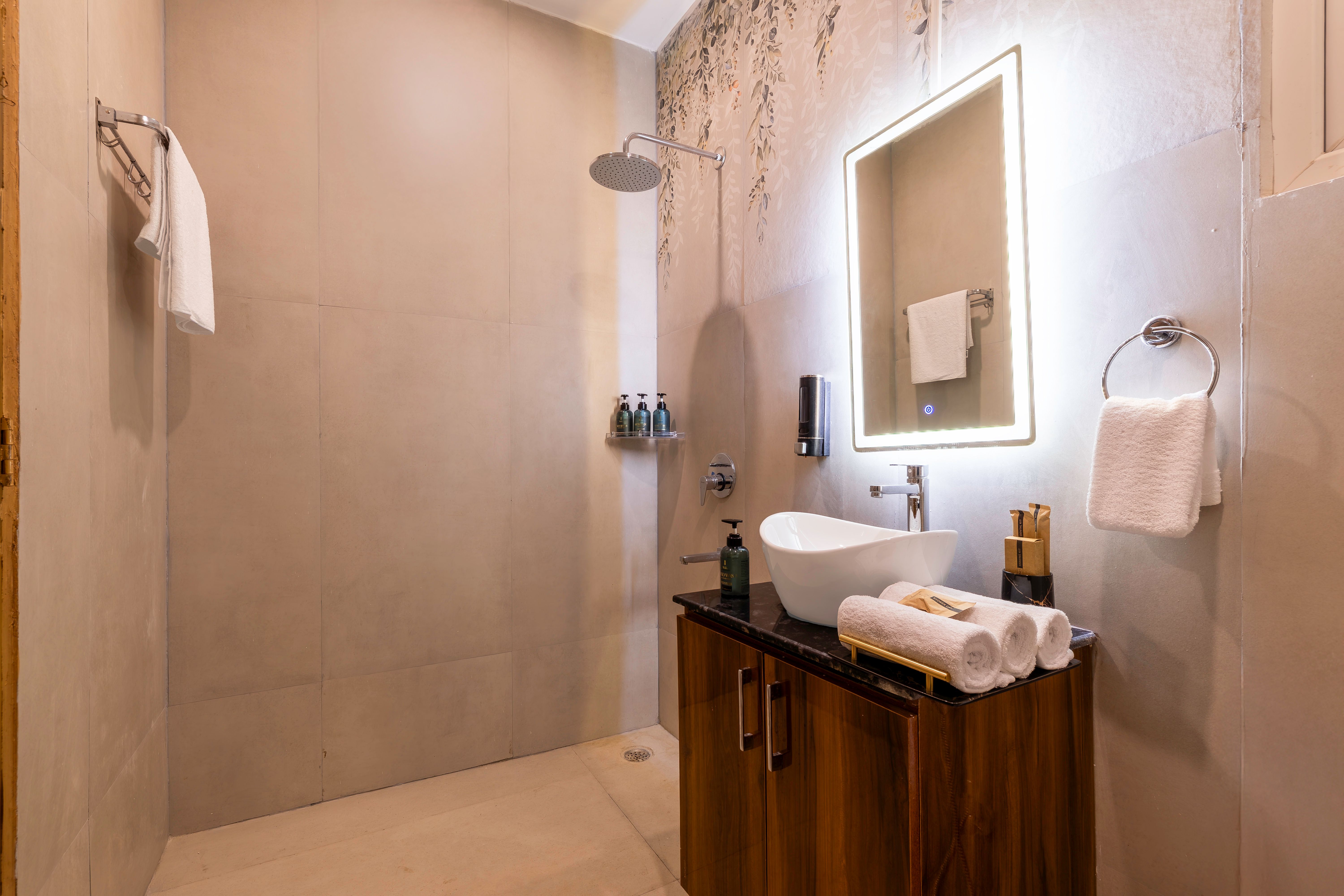 Vedaaz Farms | Pet-friendly 4-BHK Farmhouse With Private Outdoor Pool and Garden area — photo 18