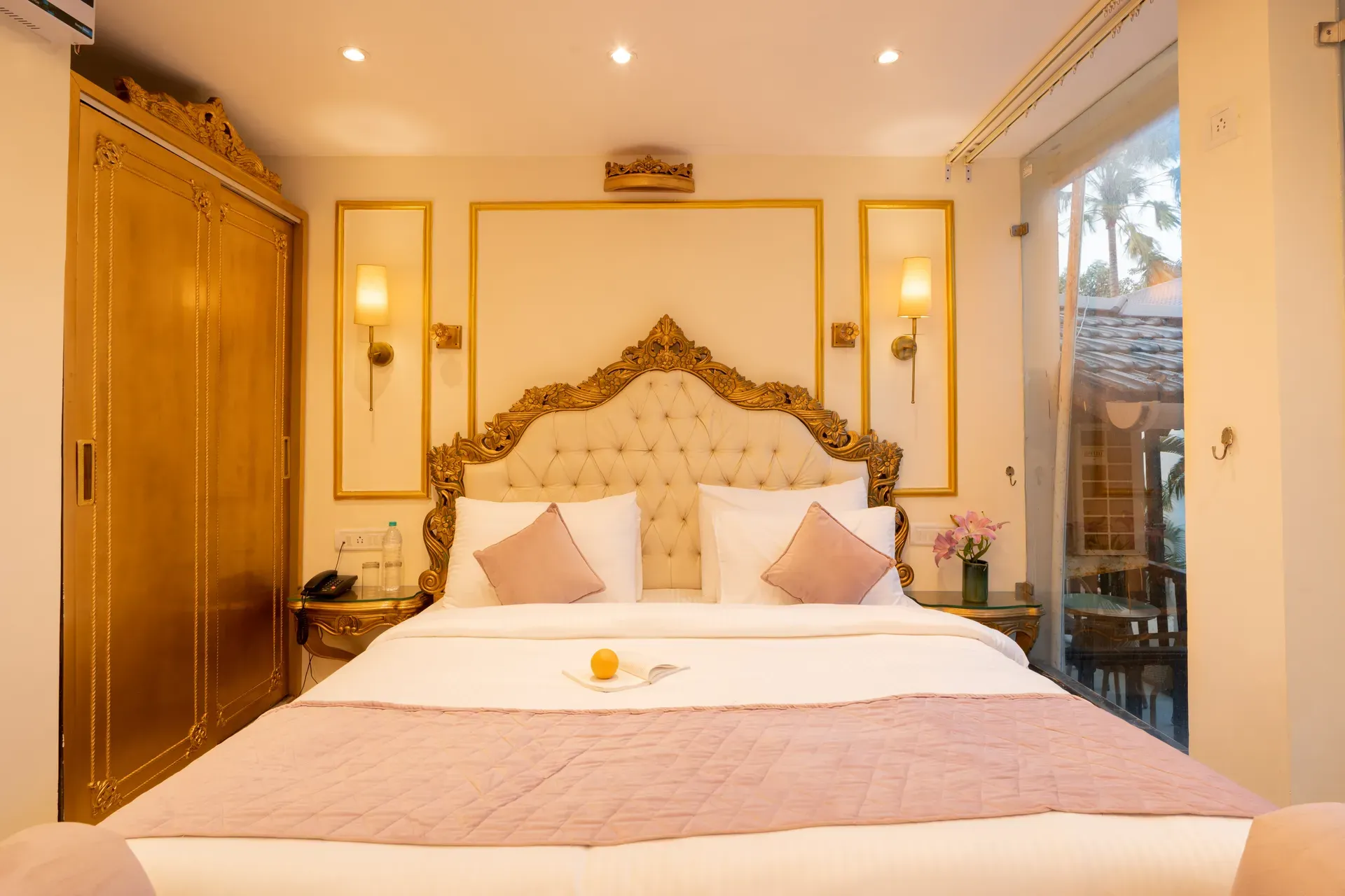 Emperor Ozran Superior Room With A Balcony | Premium Retreat With Common Pool, Restaurant & Bar — photo 15